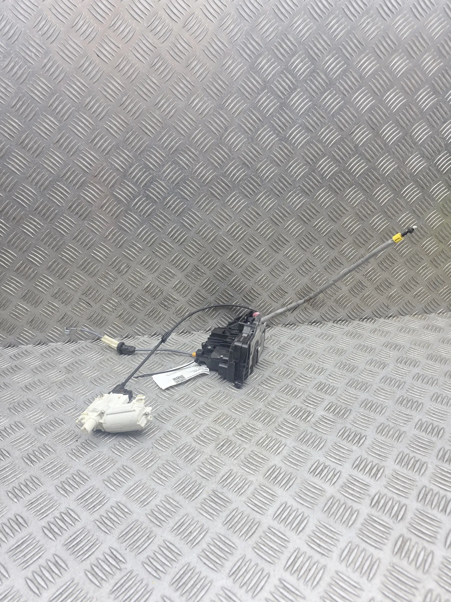 MERCEDES-BENZ S W222, V222, X222 Front Right Door Lock A2227203435 36893853