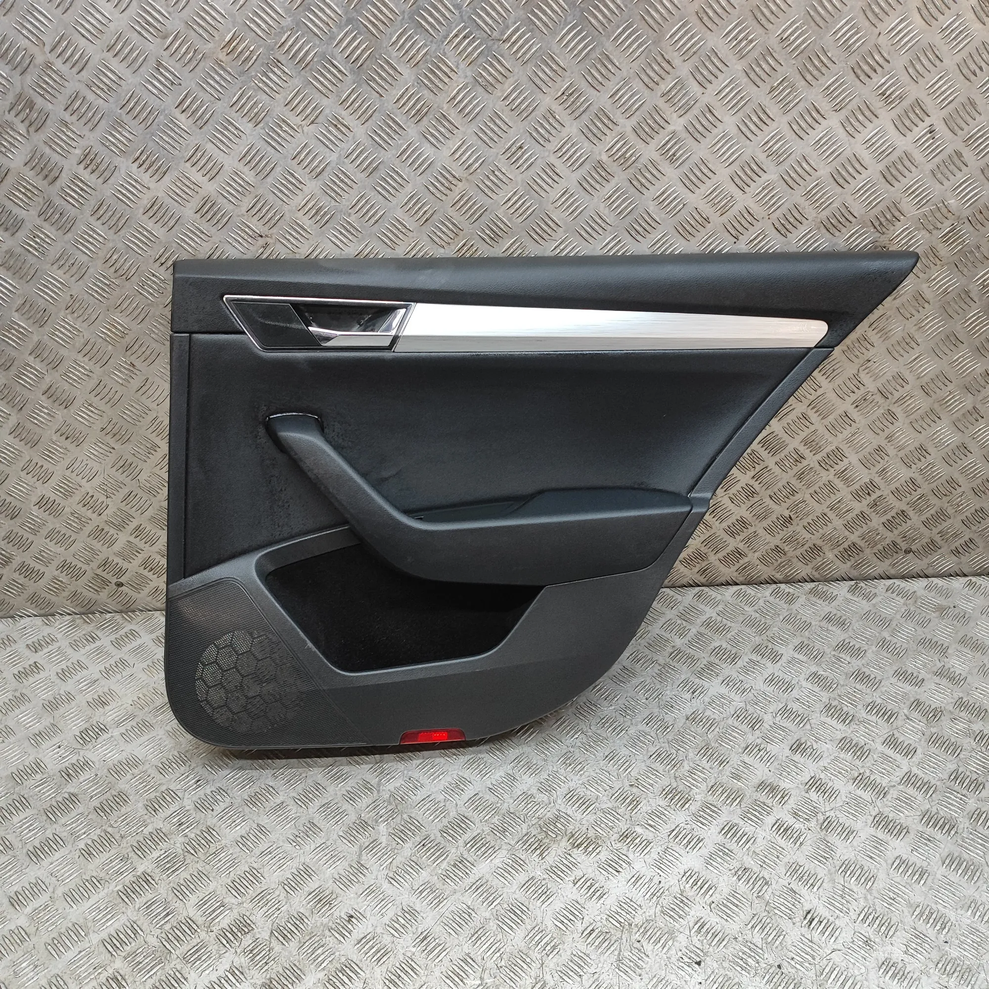 SKODA SUPERB MK3 Estate 3V Rear Right Door Panel 3V5867212 2.0 Diesel 90kW 2021