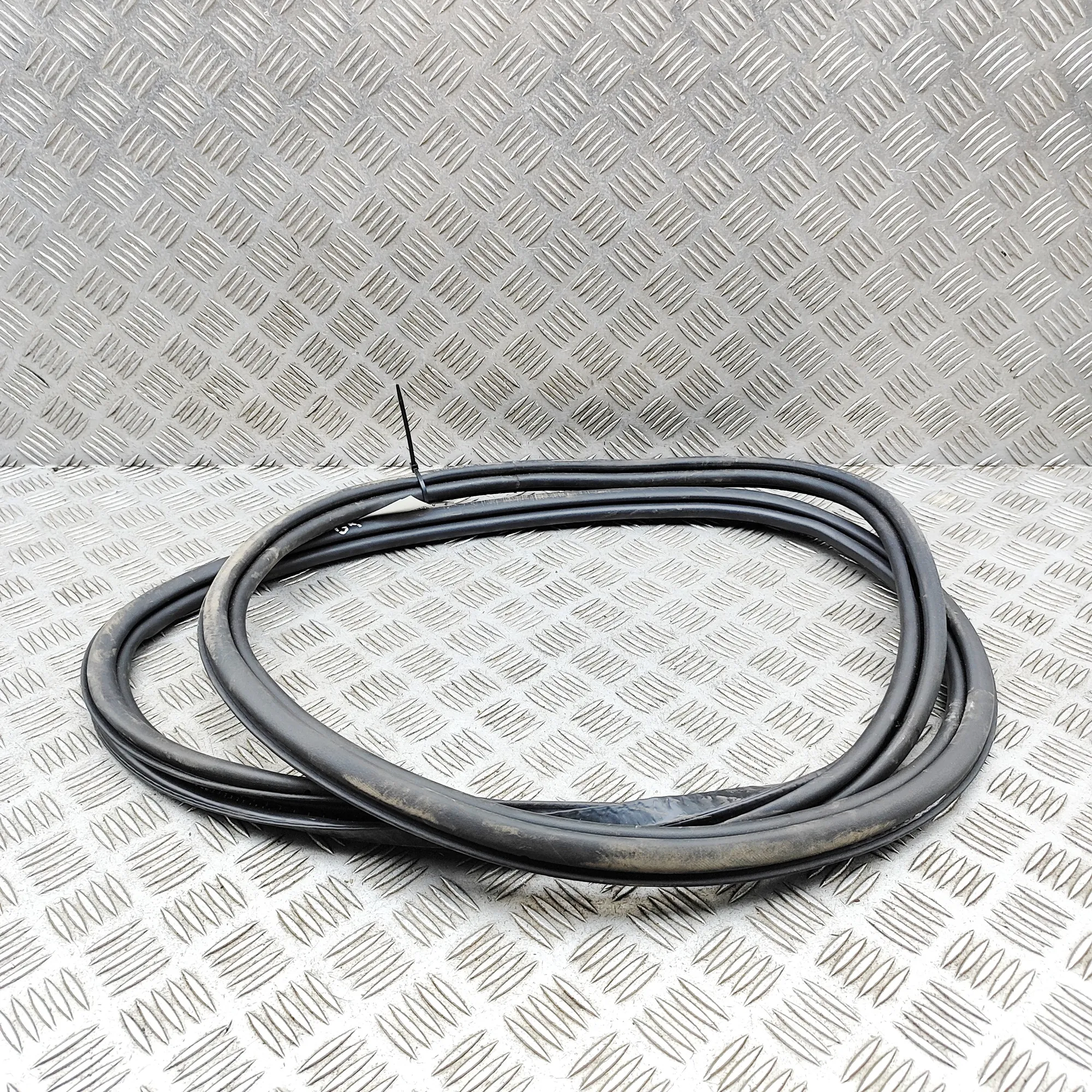 VOLVO S90 MK2 Rear Left Door Seal Rubber 31371590 2.0 Diesel 173kw 2017 37531251