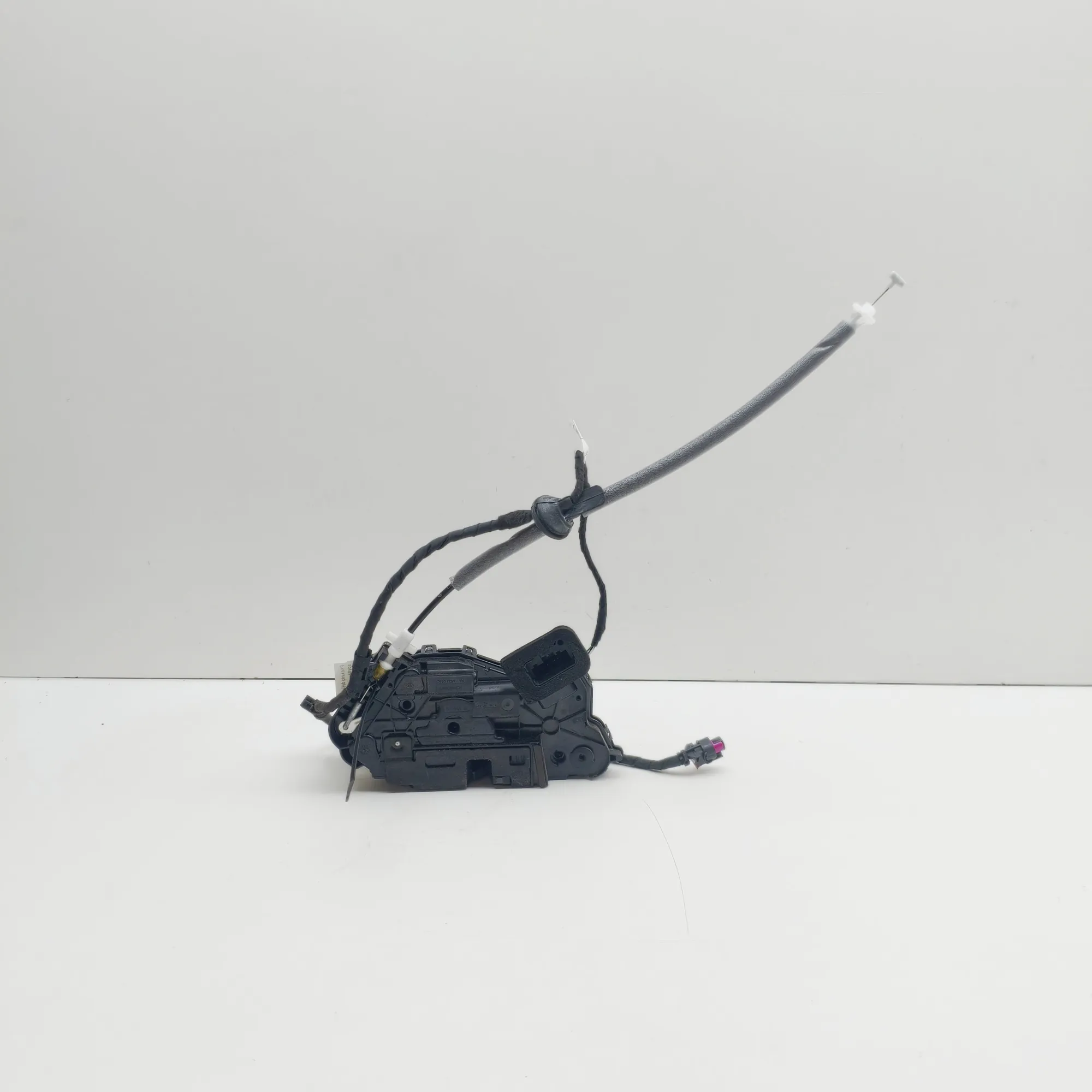 SKODA KAROQ NU7 Front Right Door Lock 57A837086A RHD 2020 37548318