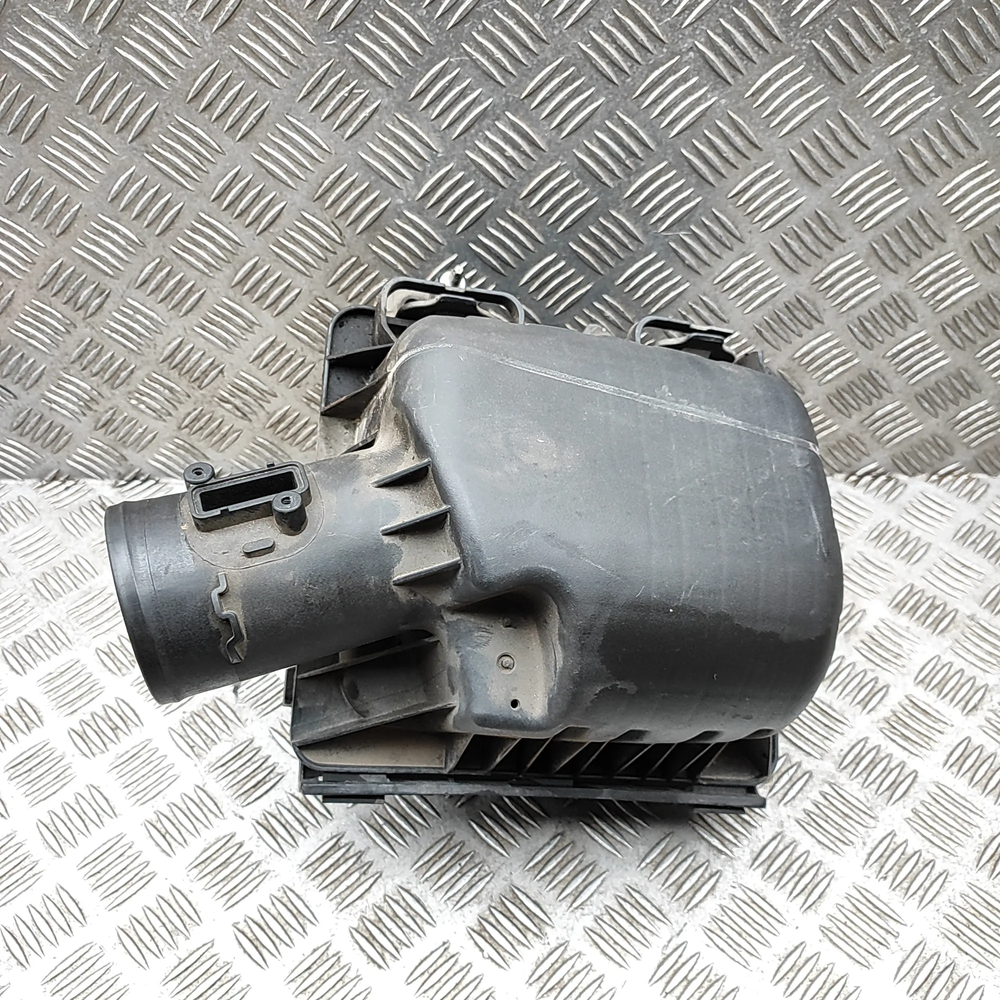 CHRYSLER GRAND VOYAGER MK5 RT Air Filter Box 52022407AA 2.8 Diesel 132kw 2014