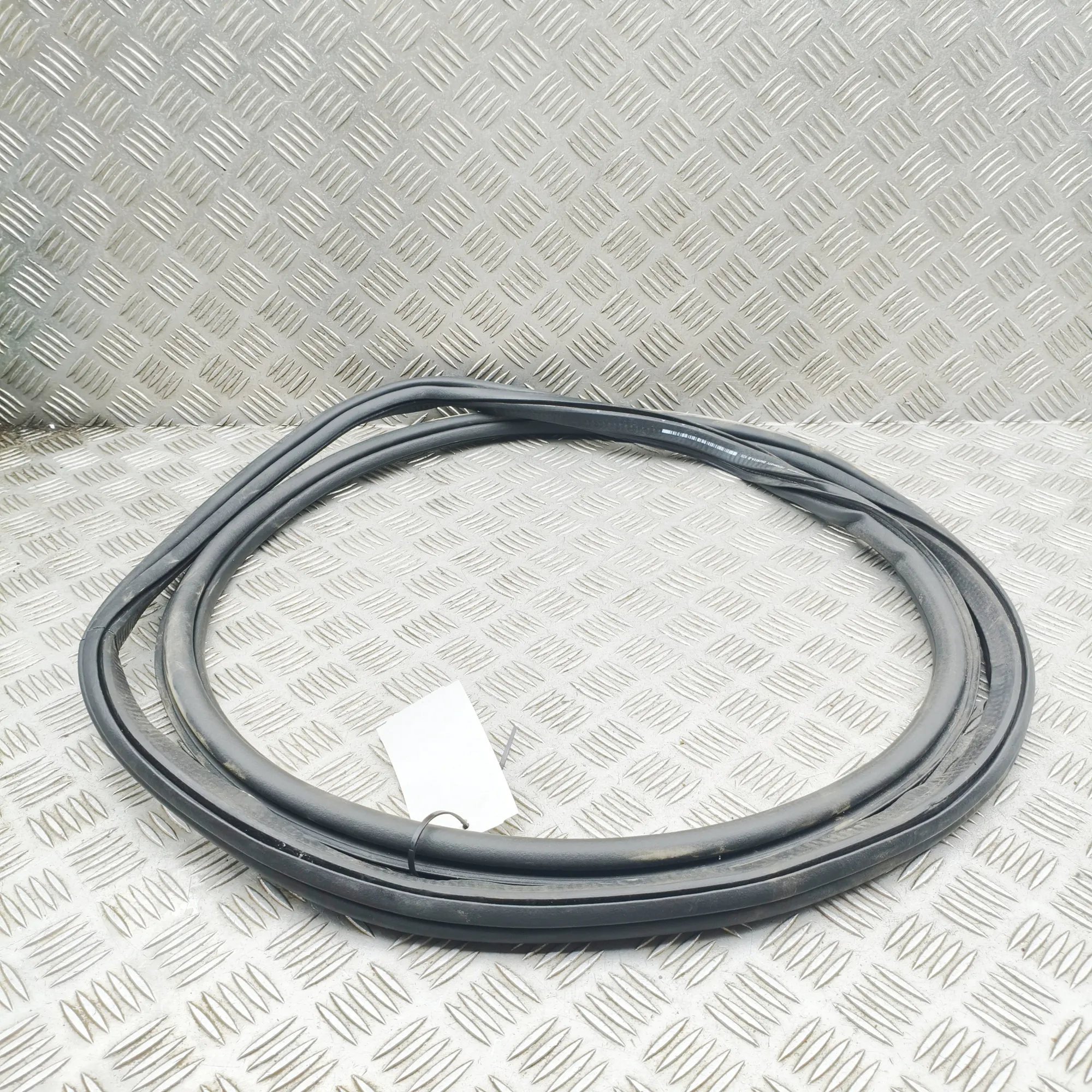 SKODA KAROQ NU7 Front Right Door Seal Rubber 575867366 1.5 Petrol 110kw 2020