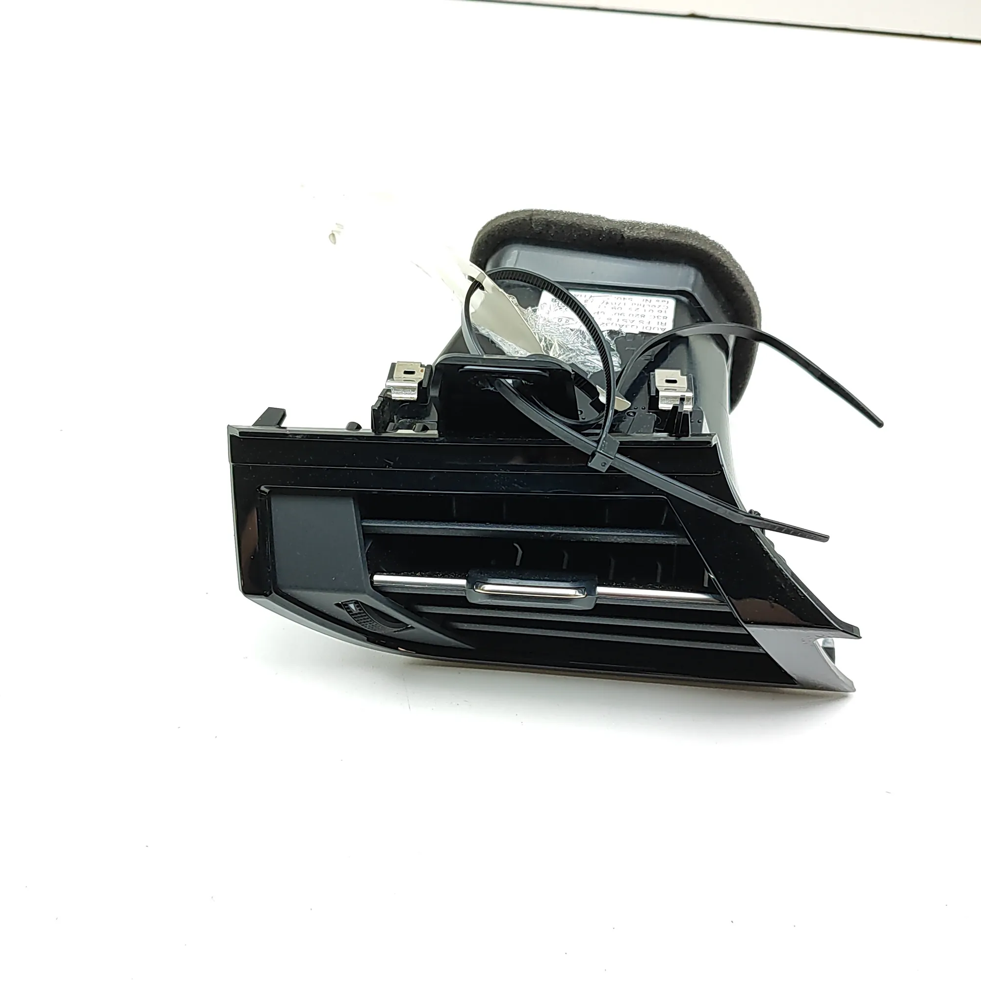 AUDI Q3 F3 MK2 Right Dashboard Air Vent 83C820902 RHD 2025 36683530