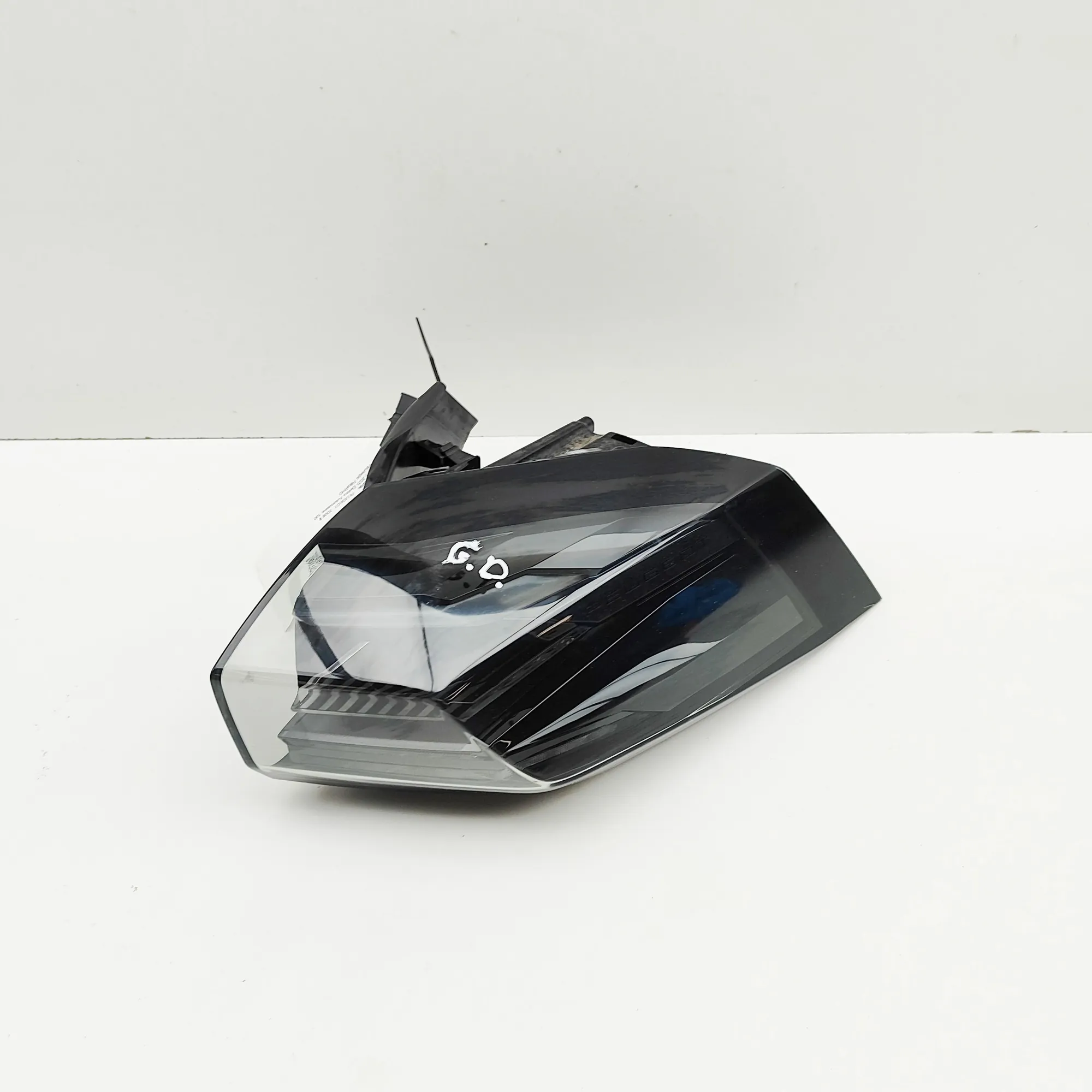 PEUGEOT 2008 MK2 Rear Right Tail Light  9850439980 Electricity 100kw 36017890