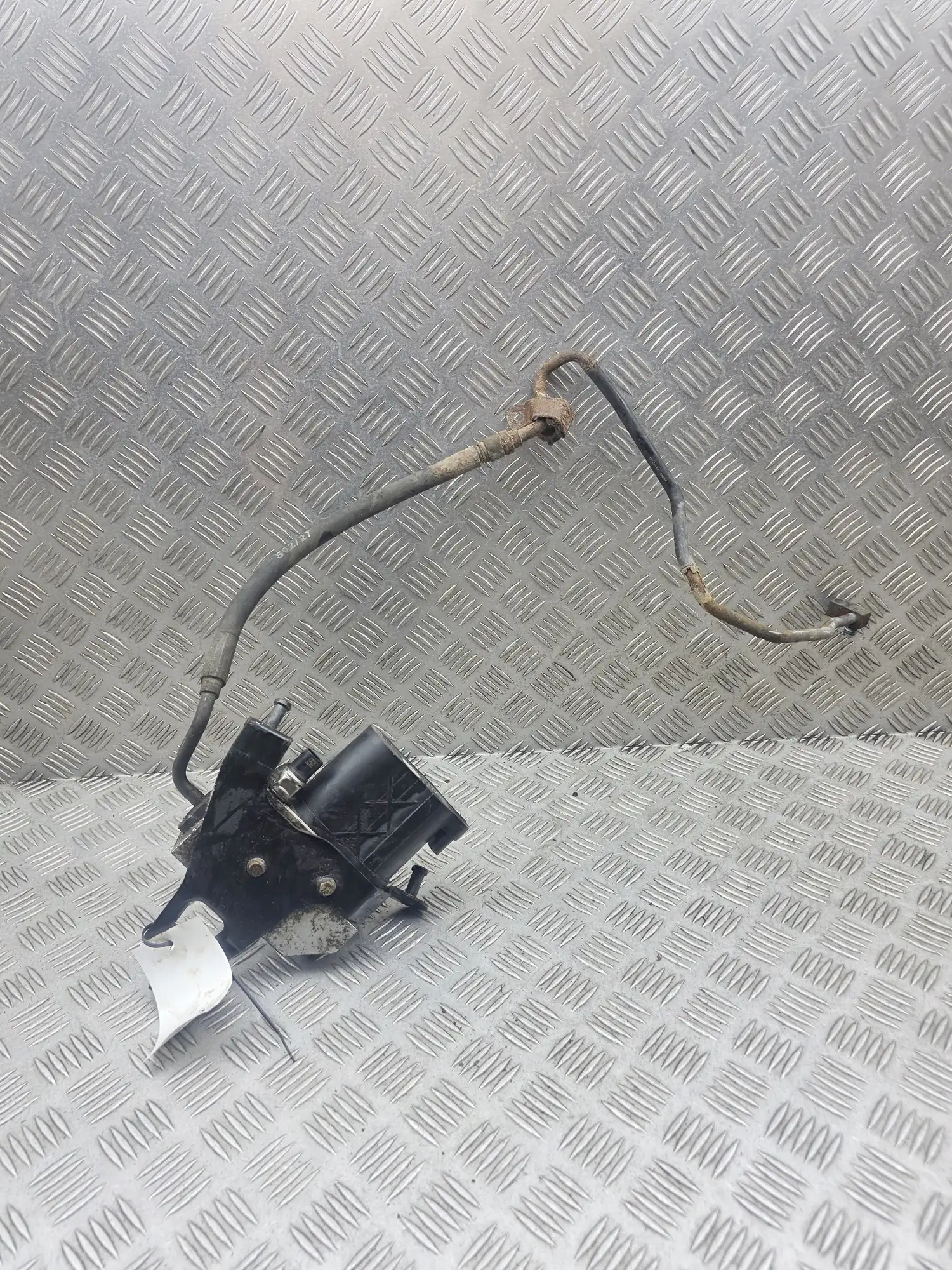 MERCEDES-BENZ S W222, V222, X222 Pressure Sensor Valve Unit A0009050901 36893852