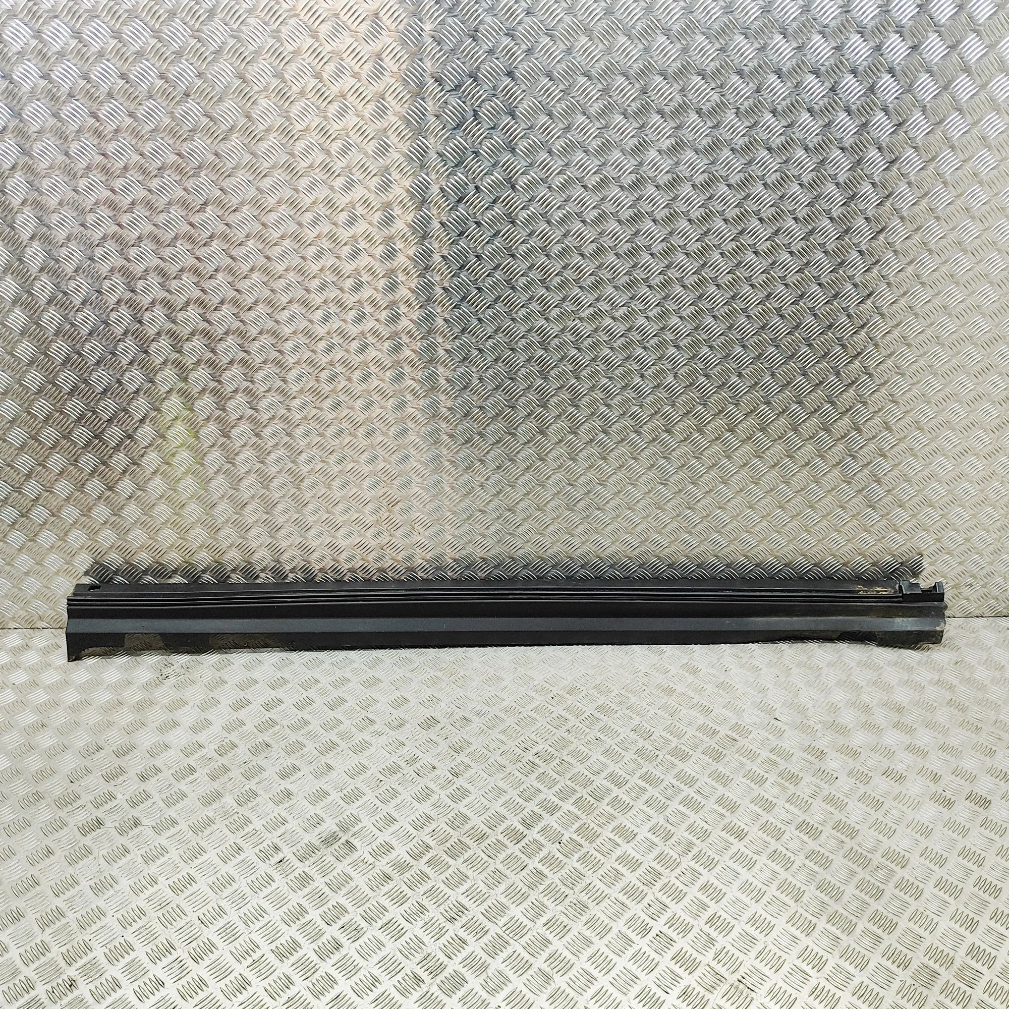 VOLVO XC40 Right Side Plastic Sideskirt Cover 31448224 2.0 Hybrid 120kW 2023