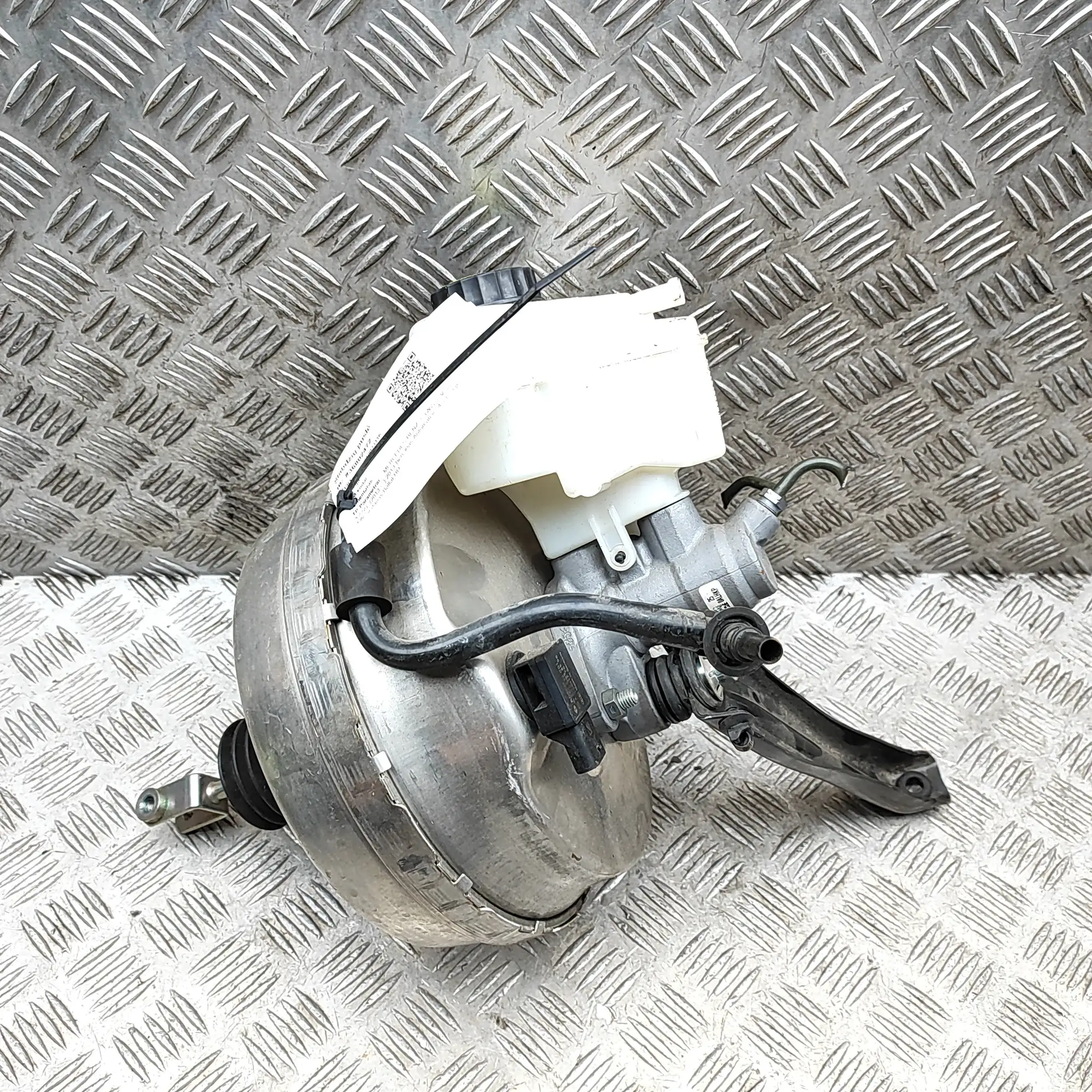 MERCEDES-BENZ S W222, V222, X222 Brake Servo Booster A2224300330 36802472