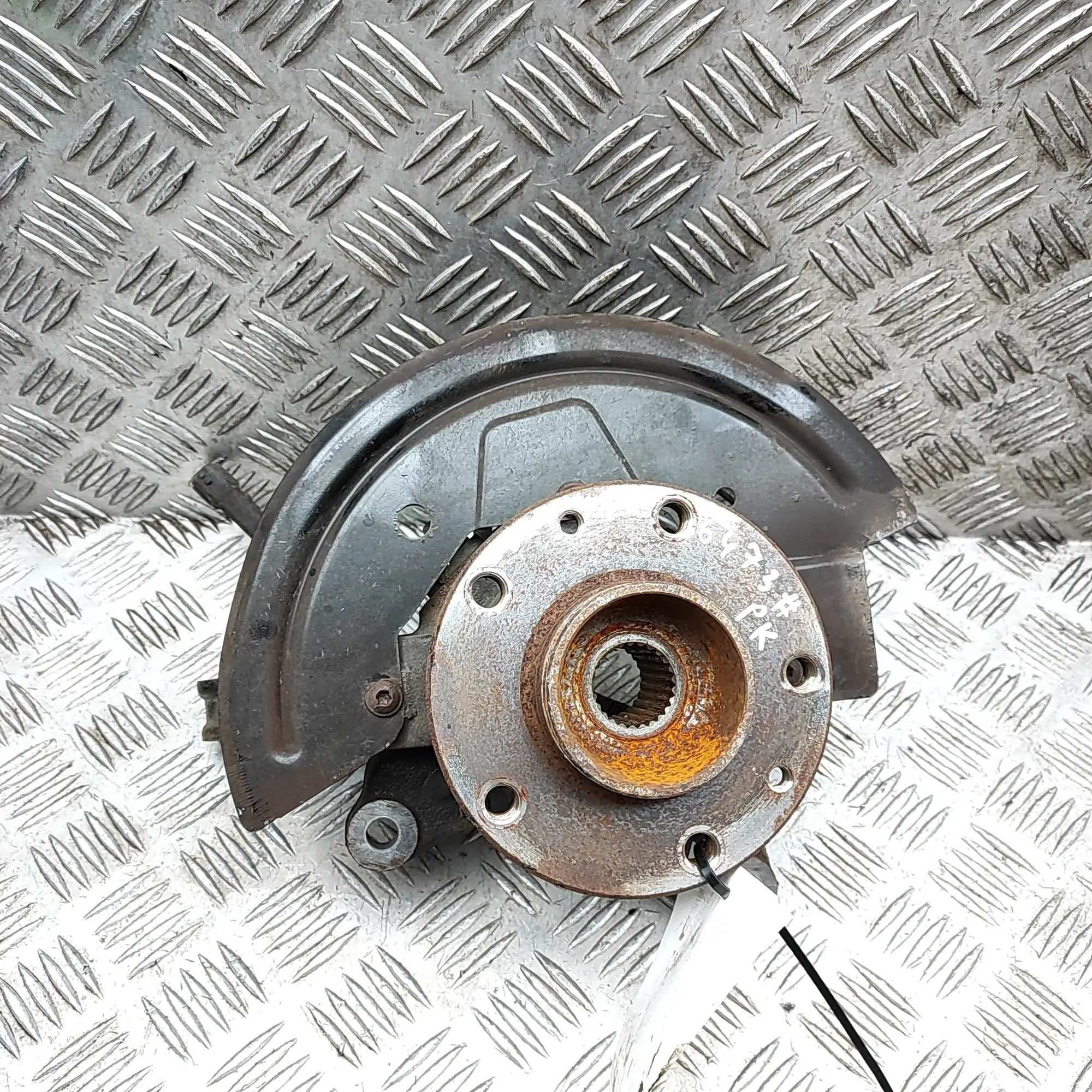 RENAULT ZOE BFM Front Left Wheel Hub 400151605R Electricity 100kw 2022 37217499