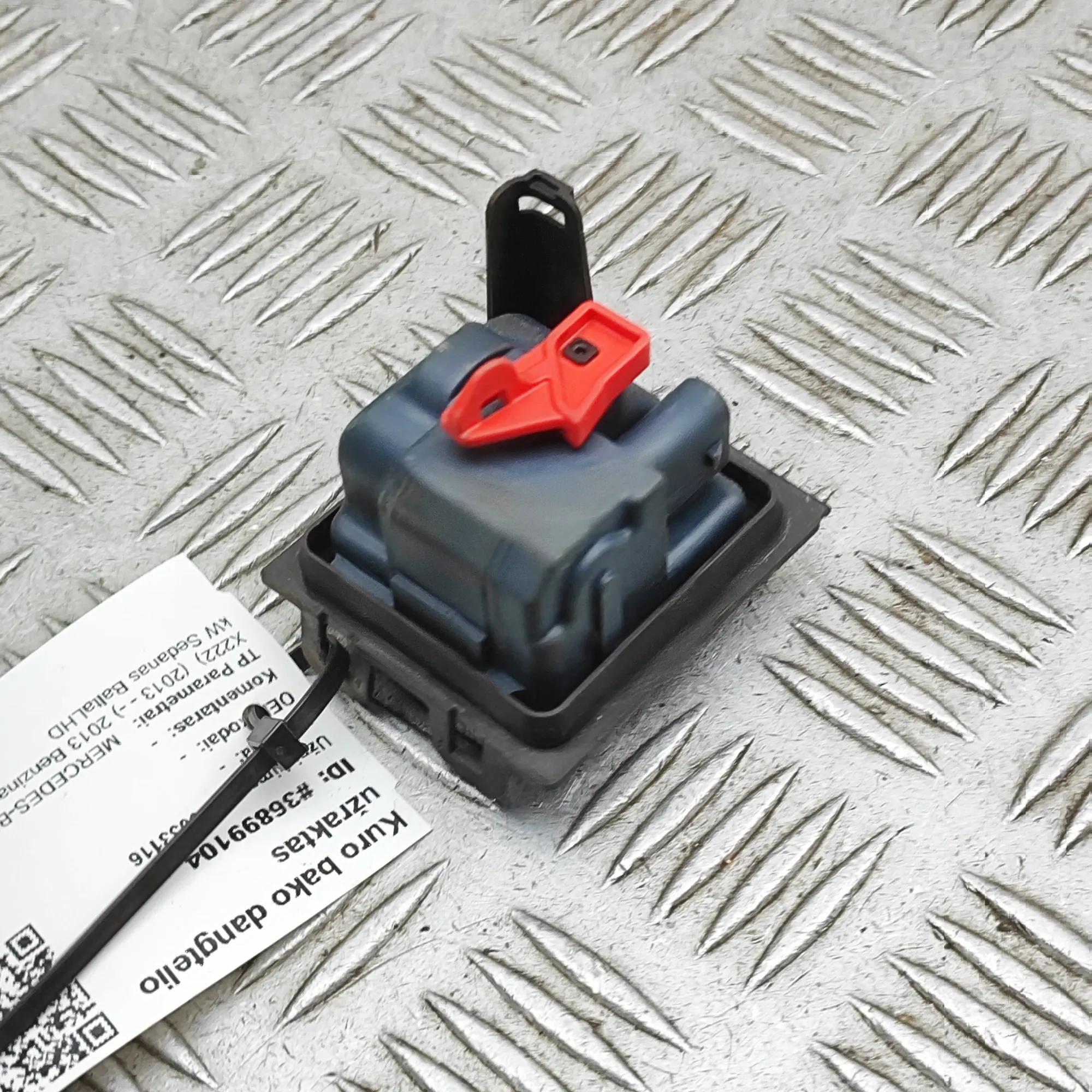 MERCEDES-BENZ S W222, V222, X222 Fuel Tank Cover Lock A0038203297 36899104
