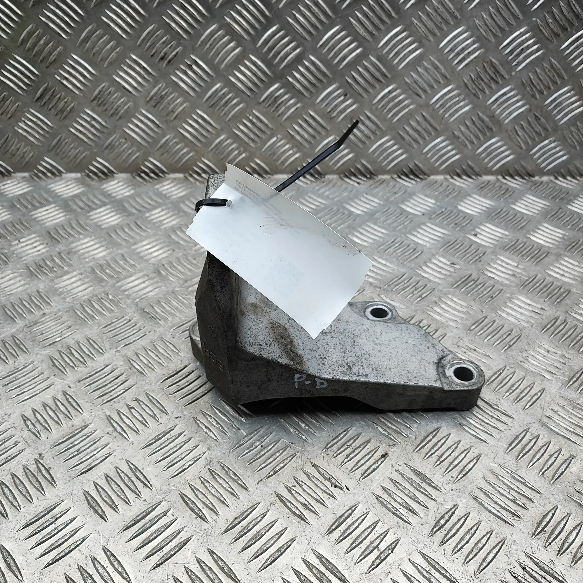 NISSAN LEAF ZE1 MK2 Right Side Engine Bracket 11232-3NF0A Electricity 160kw 2021