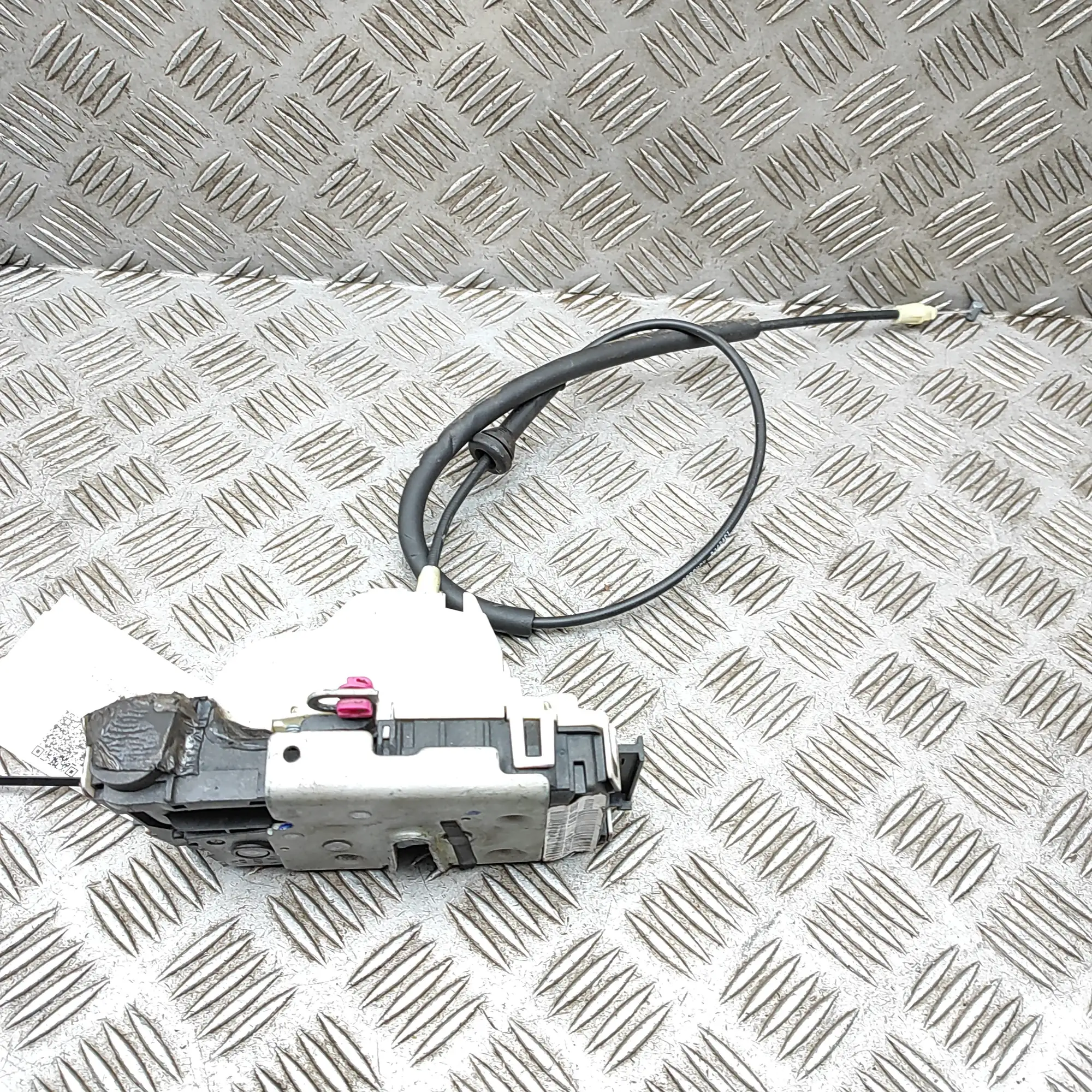 CHRYSLER GRAND VOYAGER MK5 RT Front Left Door Lock 04560133AE RHD 2014 37502627