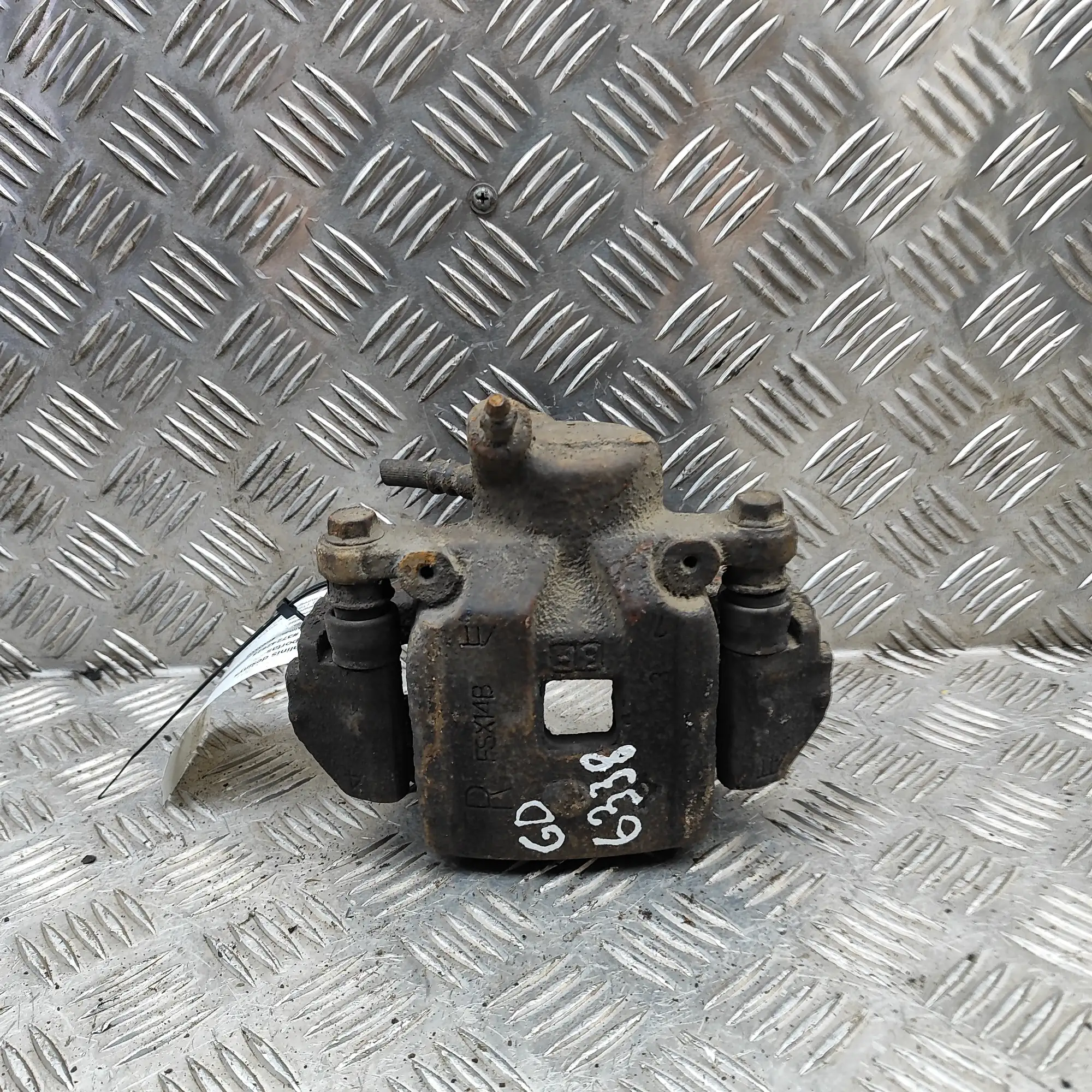 TOYOTA LAND CRUISER 100 J1 Rear Right Brake Caliper 47730-60101-84 4.2 37242625