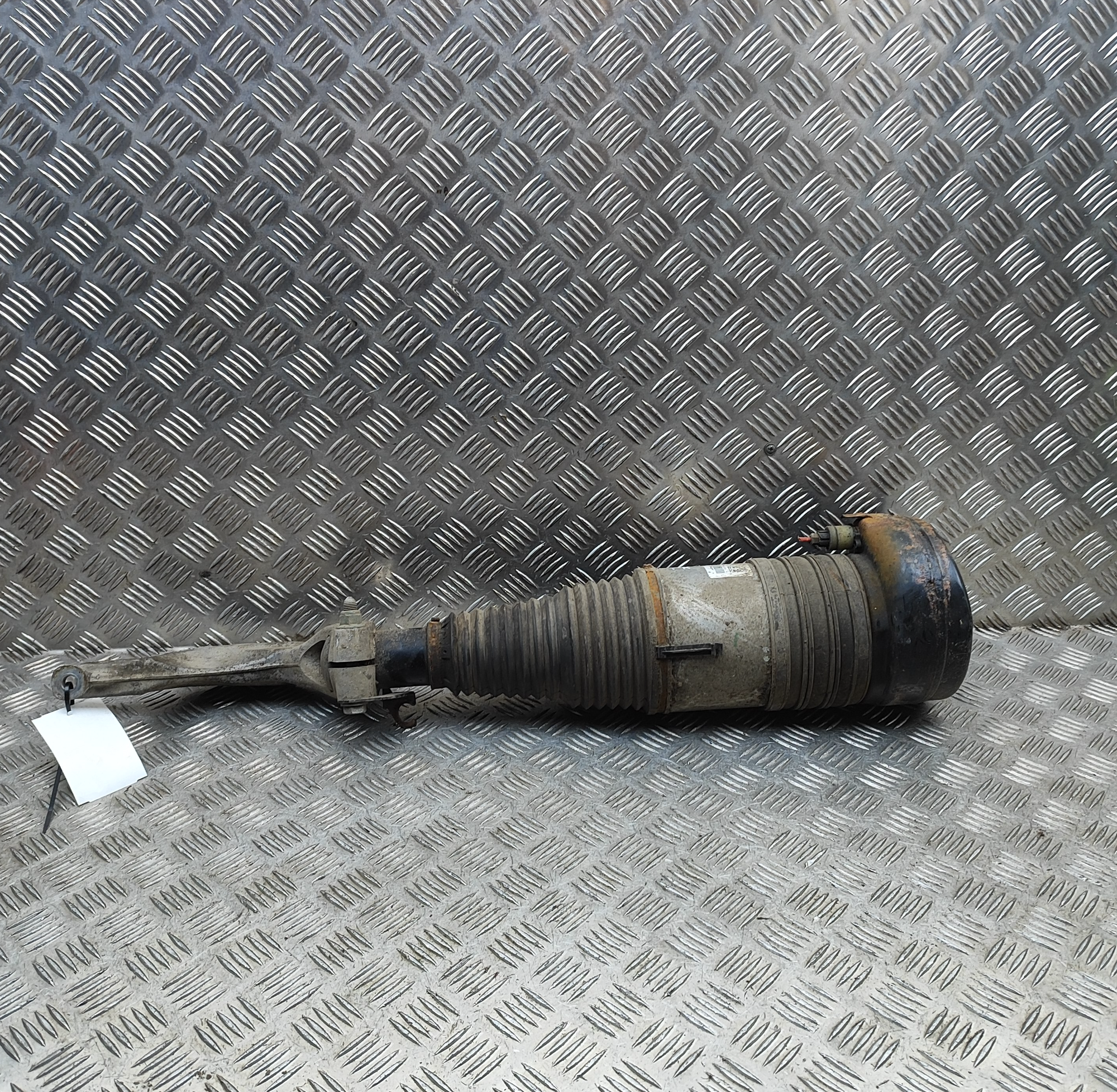 AUDI Q8 4MN Front Left Air Shock Absorber 4M0616039AR 3.0 Hybrid 250kw 2019