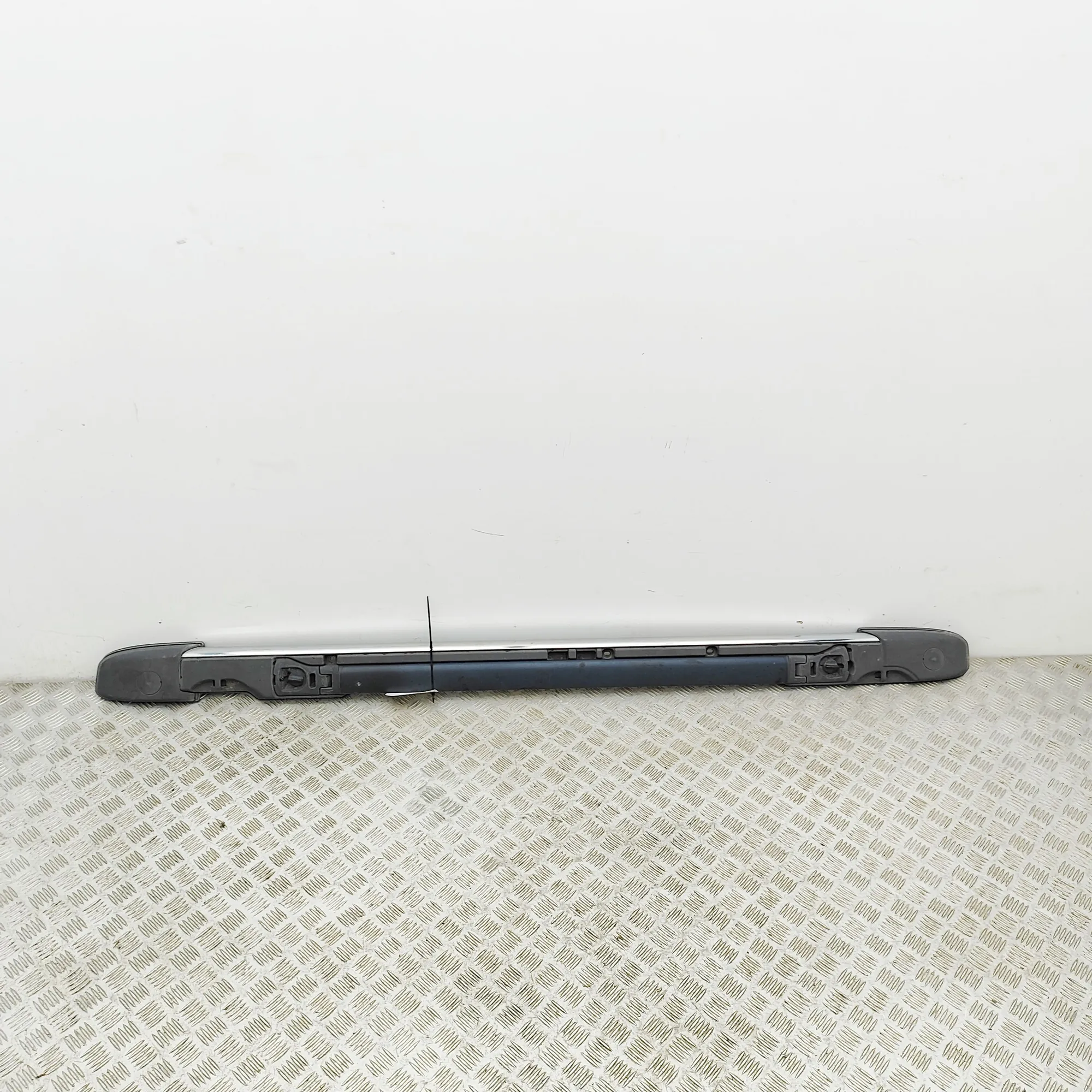 CHRYSLER GRAND VOYAGER MK5 RT Right Side Roof Rail 68078092AA 2.8 Diesel 132kW