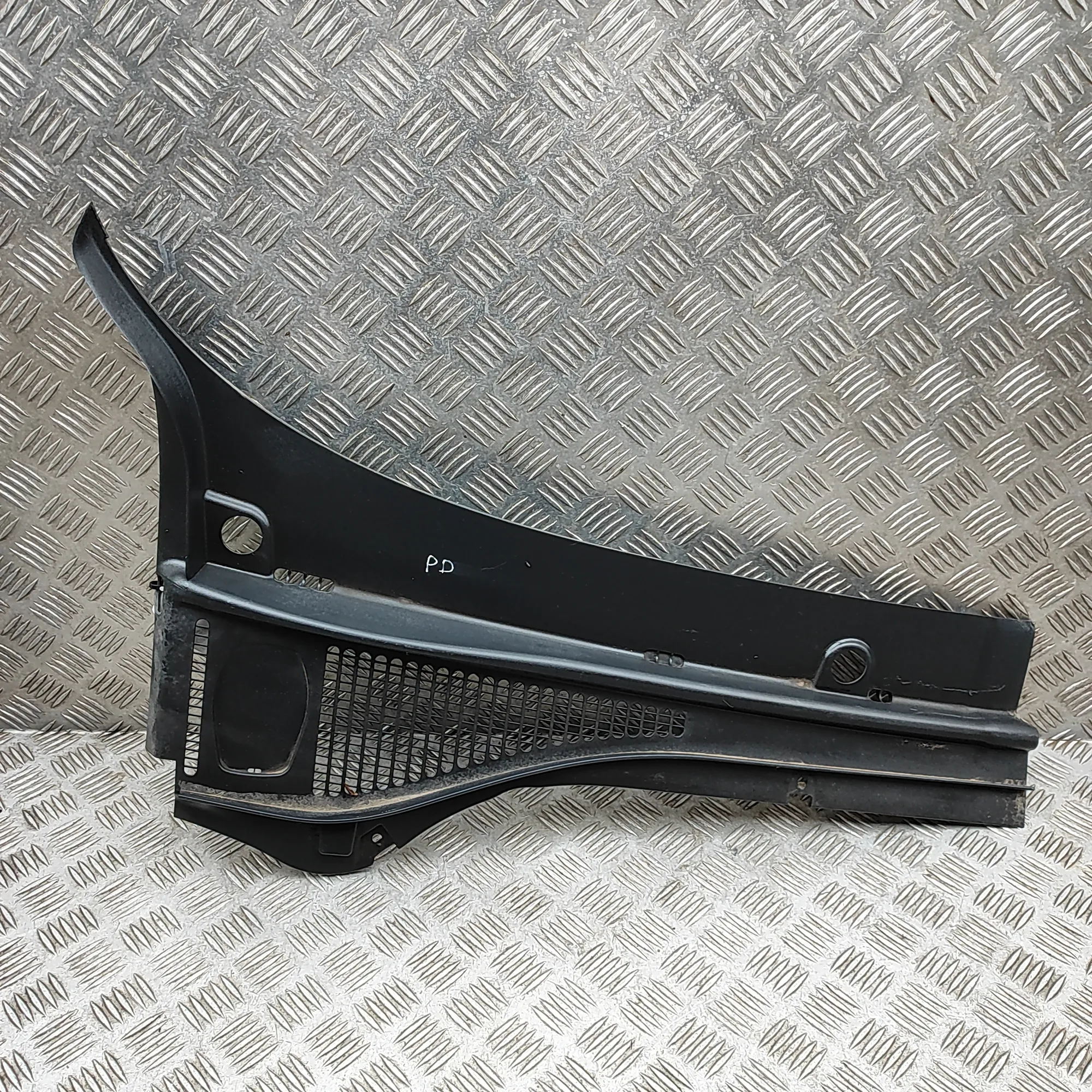 SKODA SUPERB MK3 Estate 3V Front Right Wiper Cowl Trim 3V0819416C RHD 2021