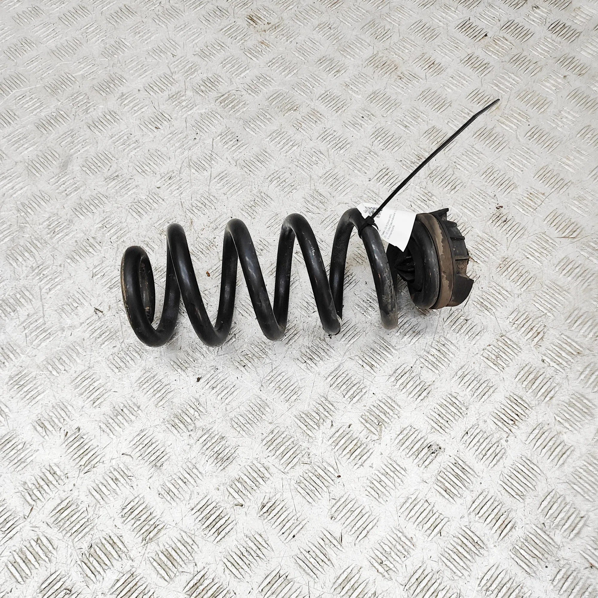 AUDI A6 C8 Avant 4K Rear Left Coil Spring 4K0511115PE 3.0 Hybrid 210kw 2021