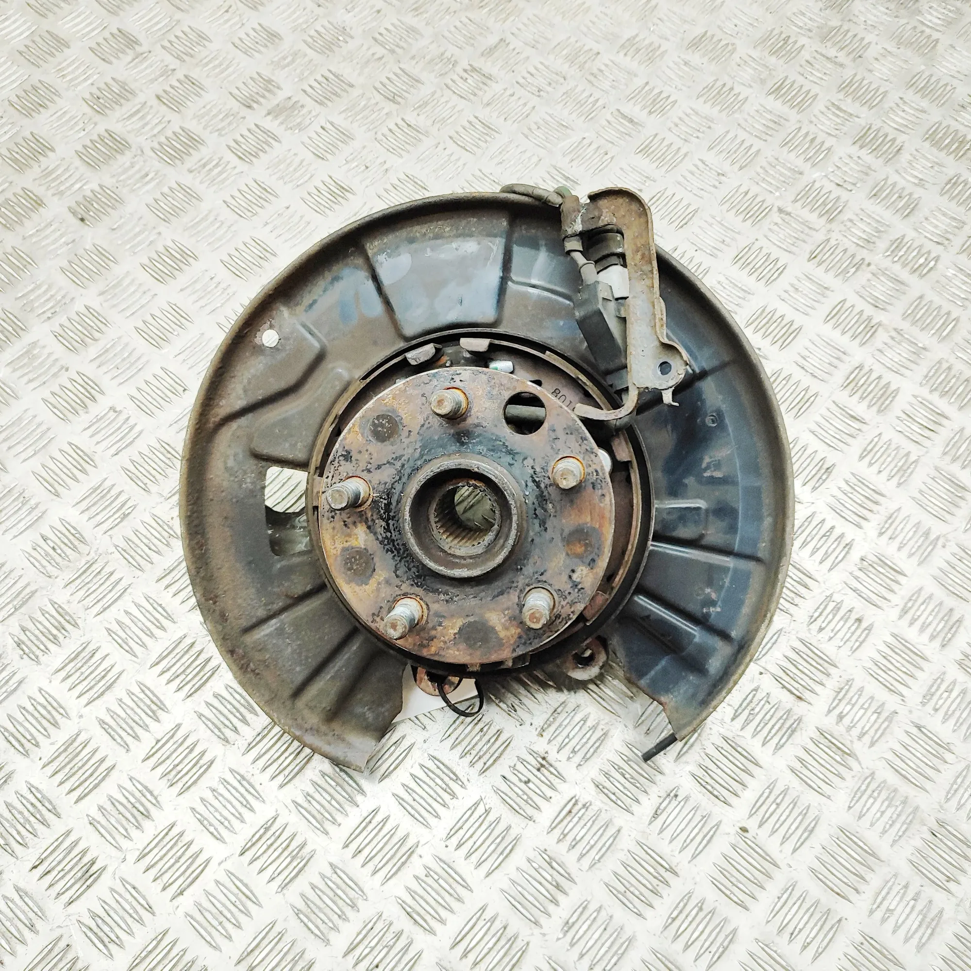 LEXUS LS MK4 XF40 Rear Right Wheel Hub 42304-50100 4.6 Petrol 280kw 2006