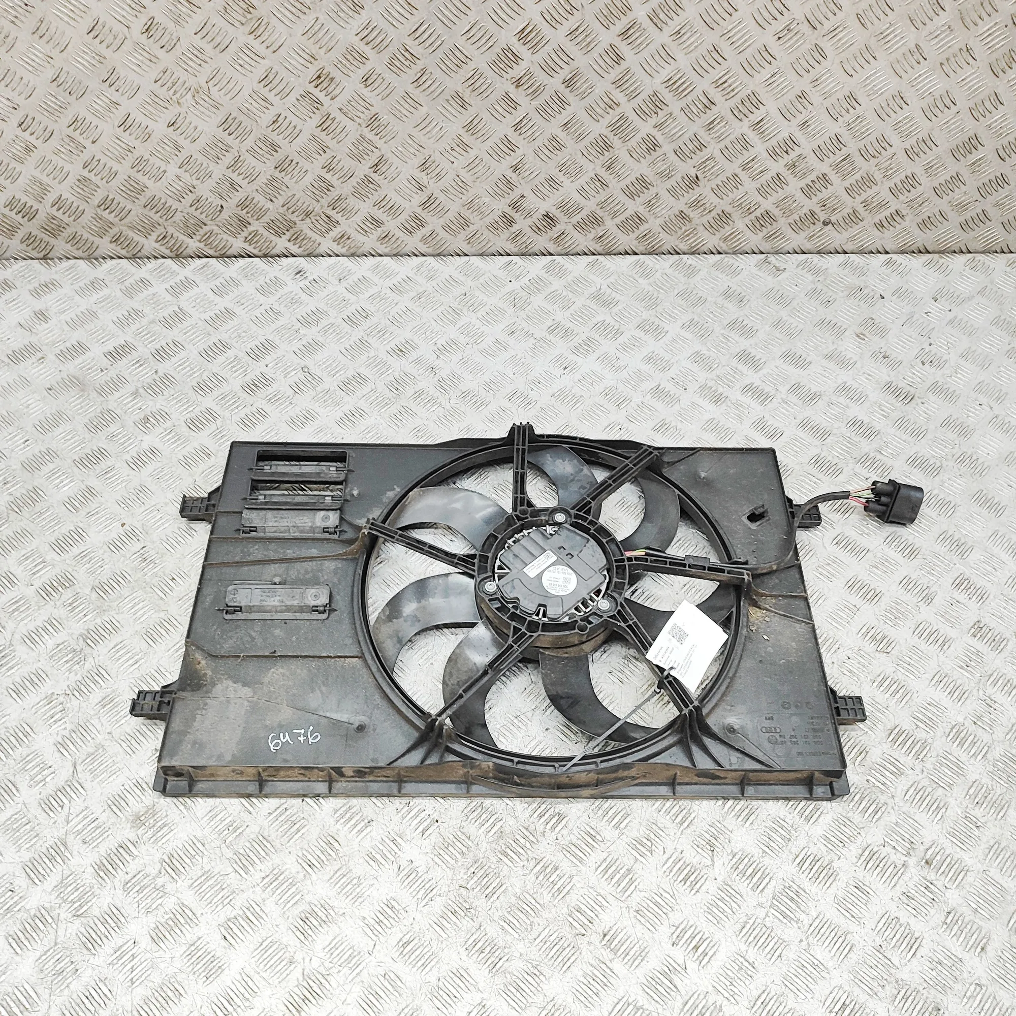SKODA SUPERB MK3 Estate 3V Engine Cooling Fan Shroud 5Q0121207BM 2.0 Diesel 90kW