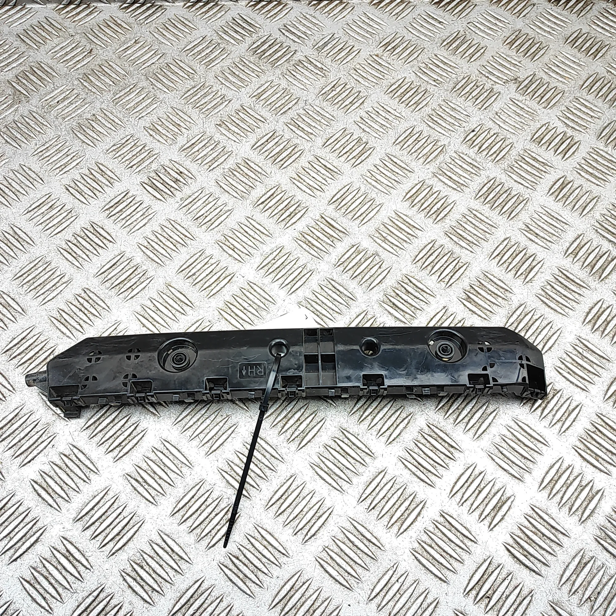 NISSAN LEAF ZE1 MK2 Rear Right Bumper Bracket 85226-5SK0A Electricity 160kw 2021