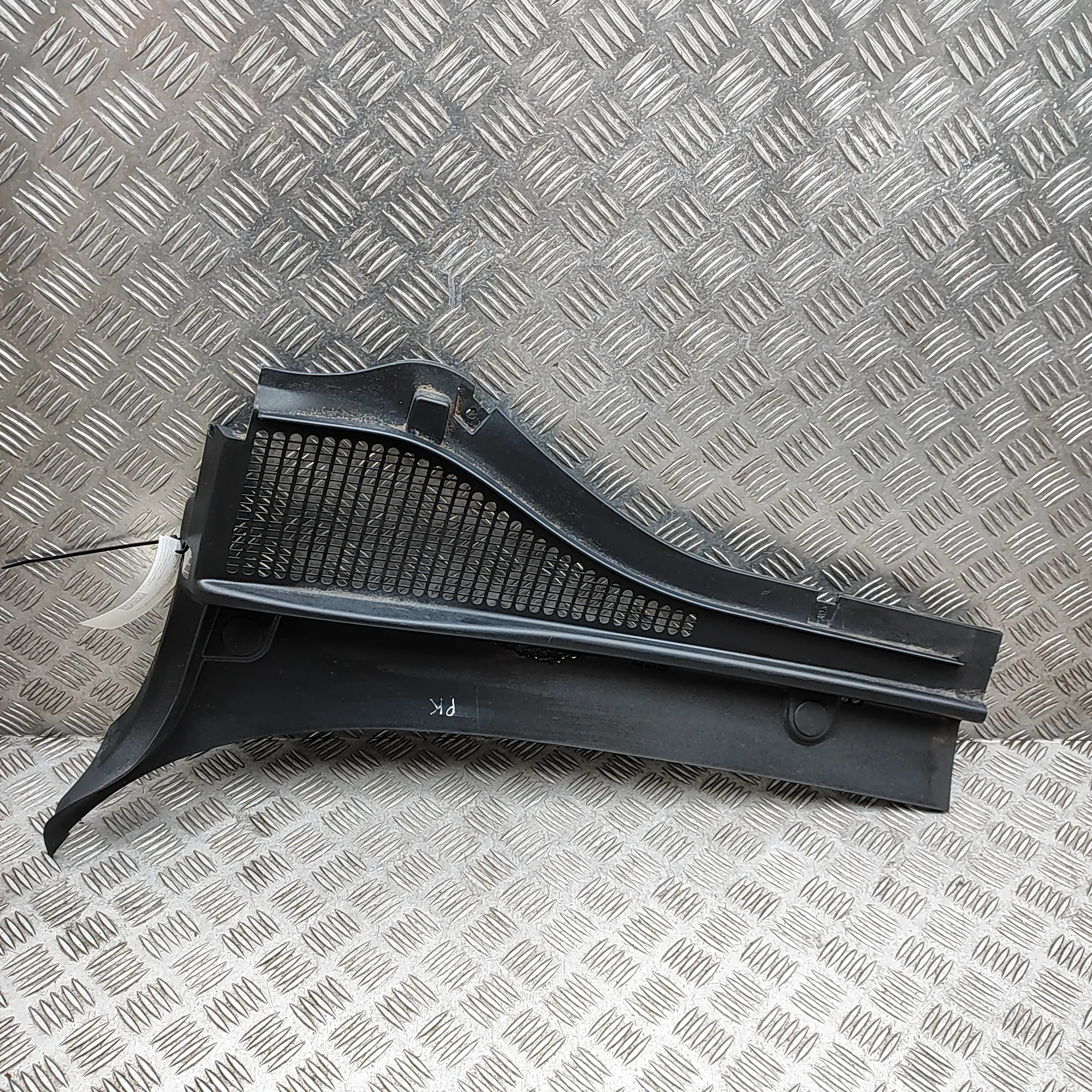 SKODA SUPERB MK3 Estate 3V Front Left Wiper Cowl Trim 3V0819415A RHD 2021