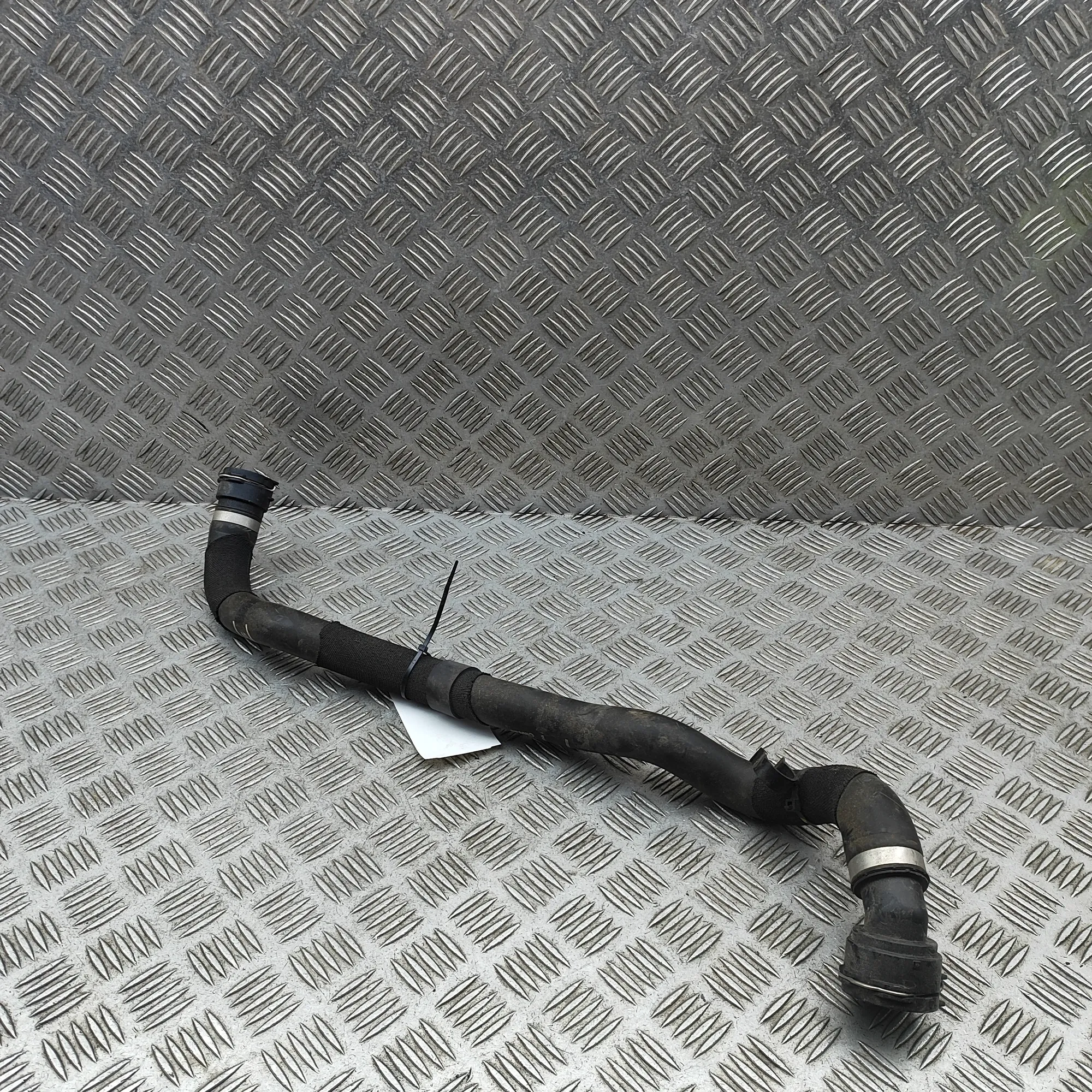 VOLVO XC40 Coolant Hose Pipe 32325219 2.0 Hybrid 120kW 2023 37306430