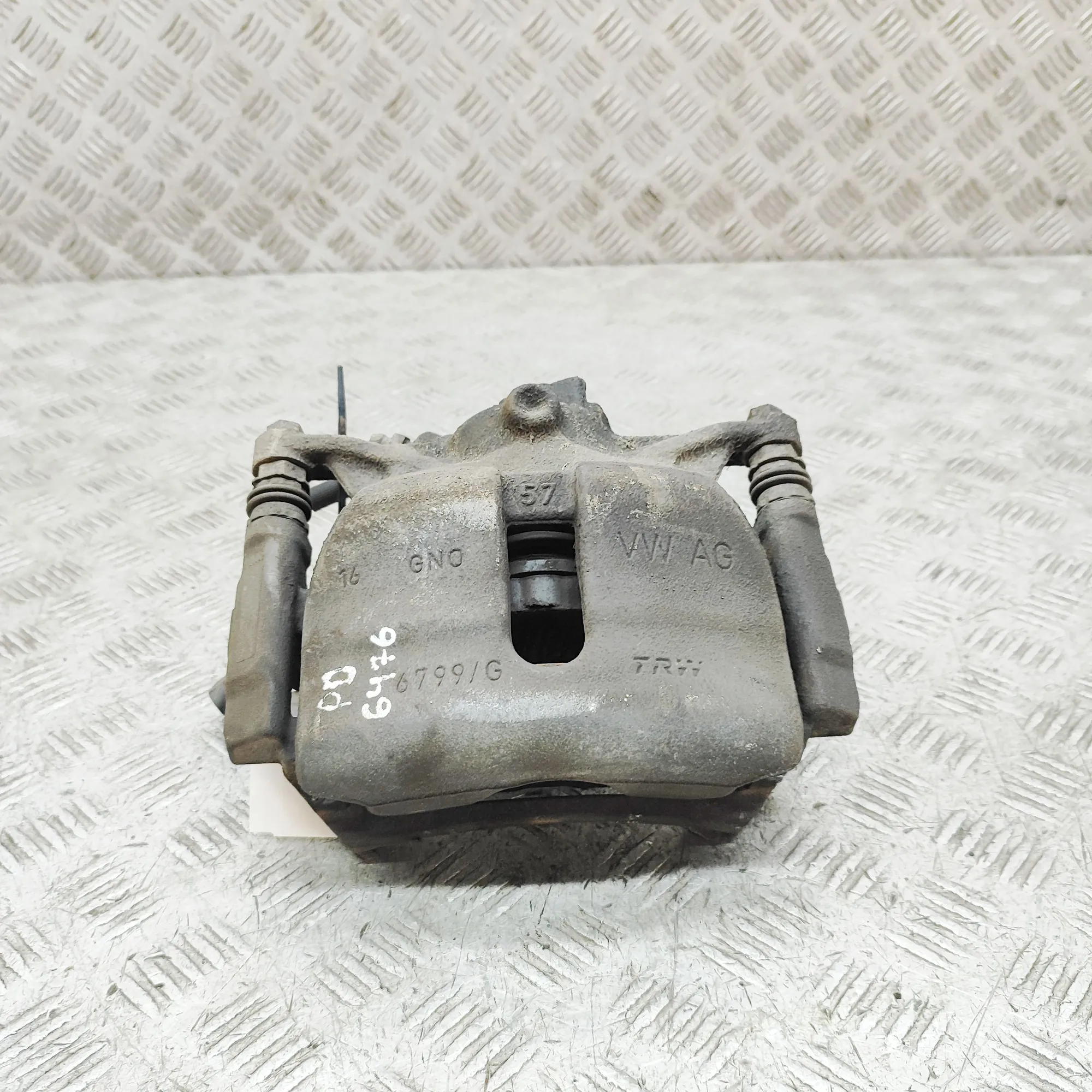 SKODA SUPERB MK3 Estate 3V Front Right Brake Caliper 8V0615124D 2.0 Diesel 90kW