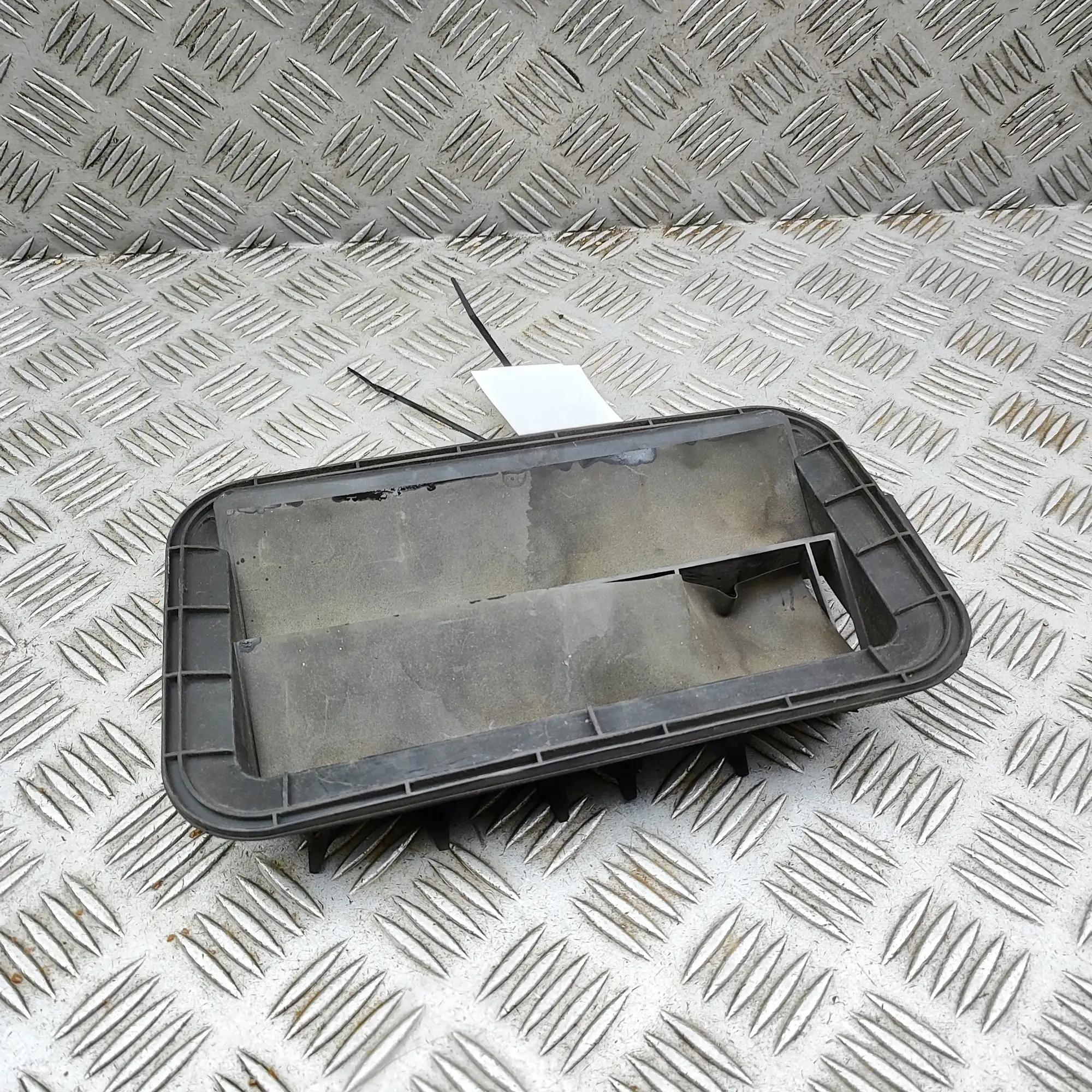 LEXUS LS XF40 Body Ventilation Grilles 62931-33020 4.6 Petrol 2006 36774009