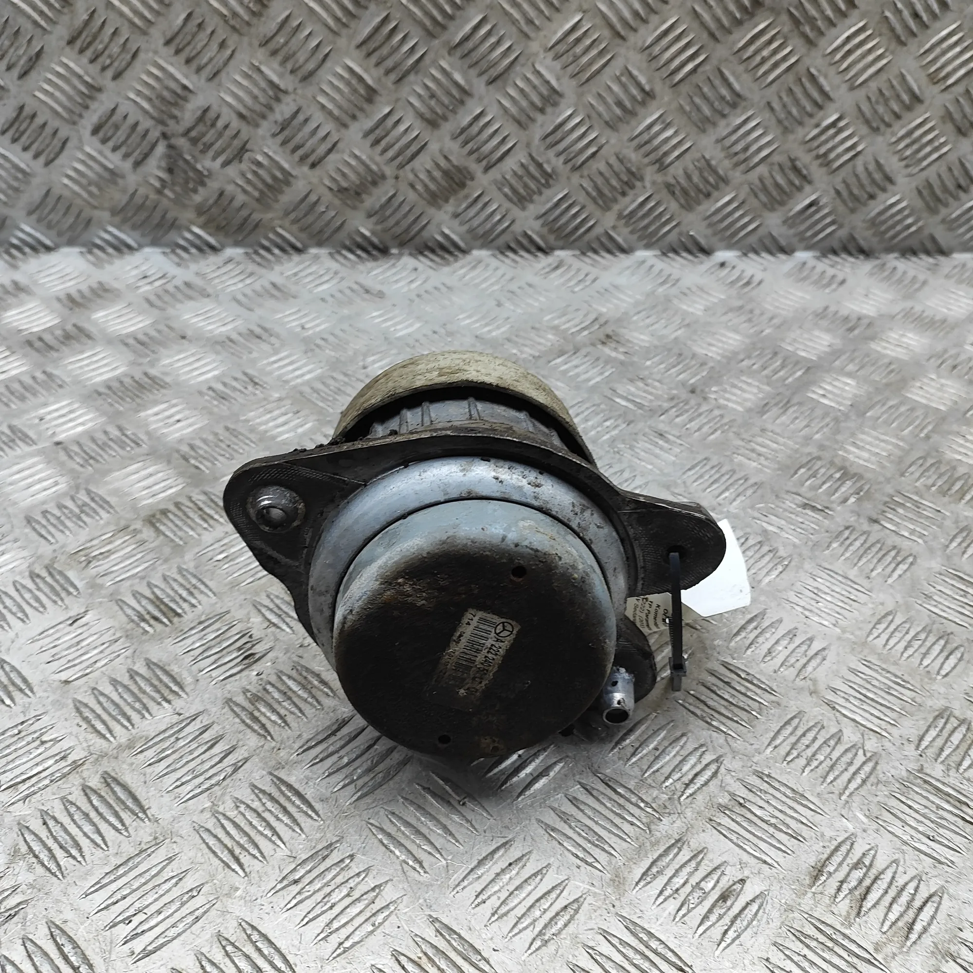 MERCEDES-BENZ S W222, V222, X222 Right Side Engine Mount A2222405017 36946336