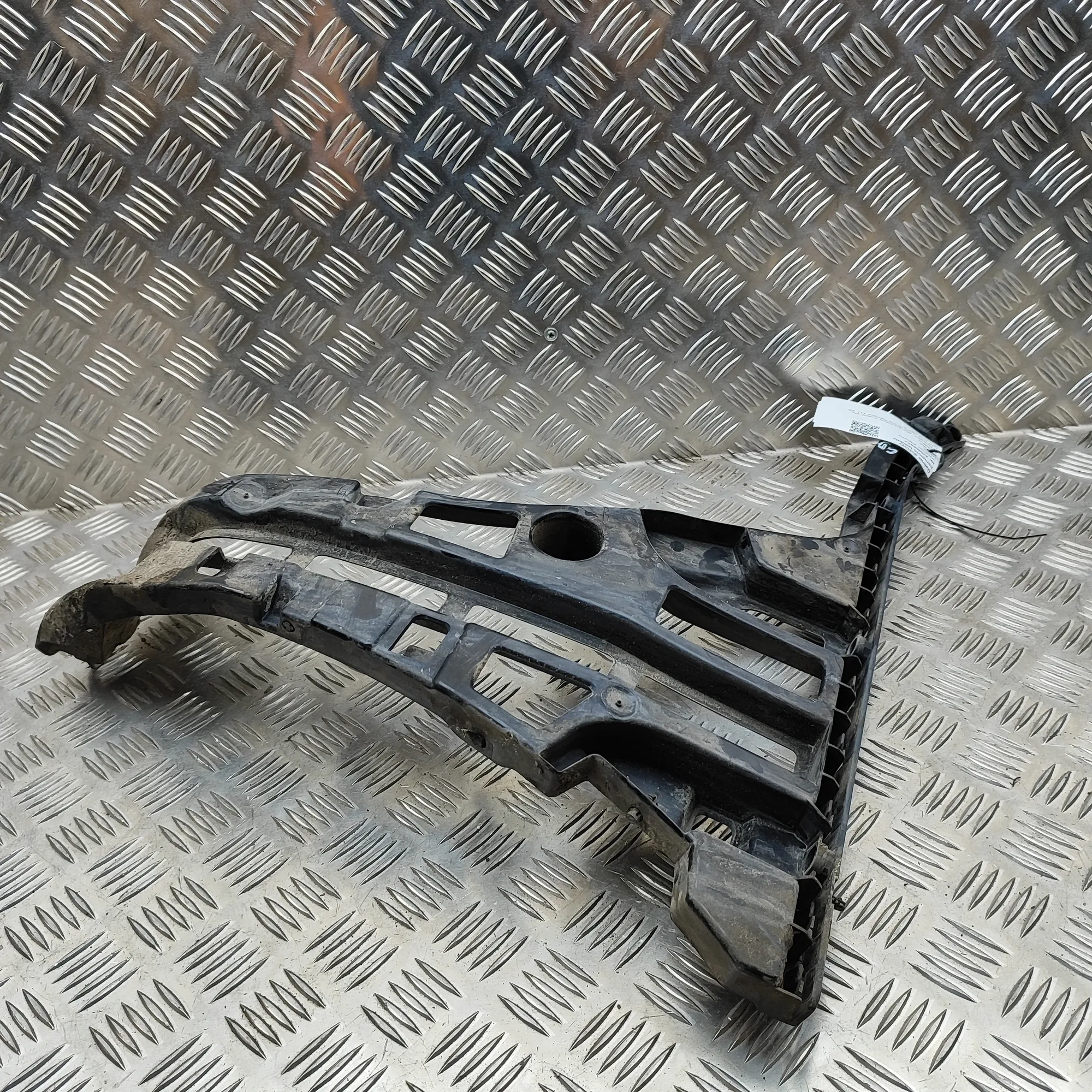 MERCEDES-BENZ S W222, V222, X222 Rear Right Bumper Bracket A2228850521 36900824