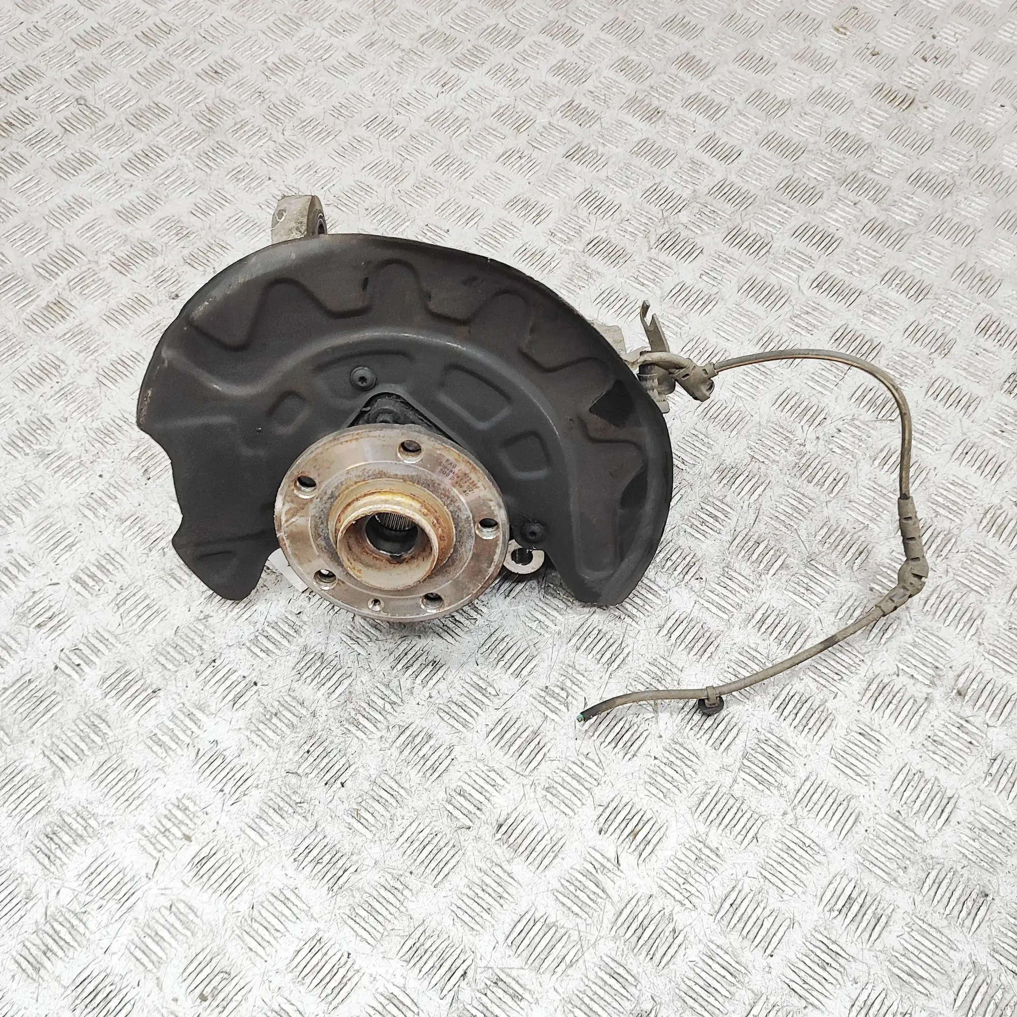SKODA SUPERB MK3 Estate 3V Front Right Wheel Hub 5Q0407254A 2.0 Diesel 90kW 2021