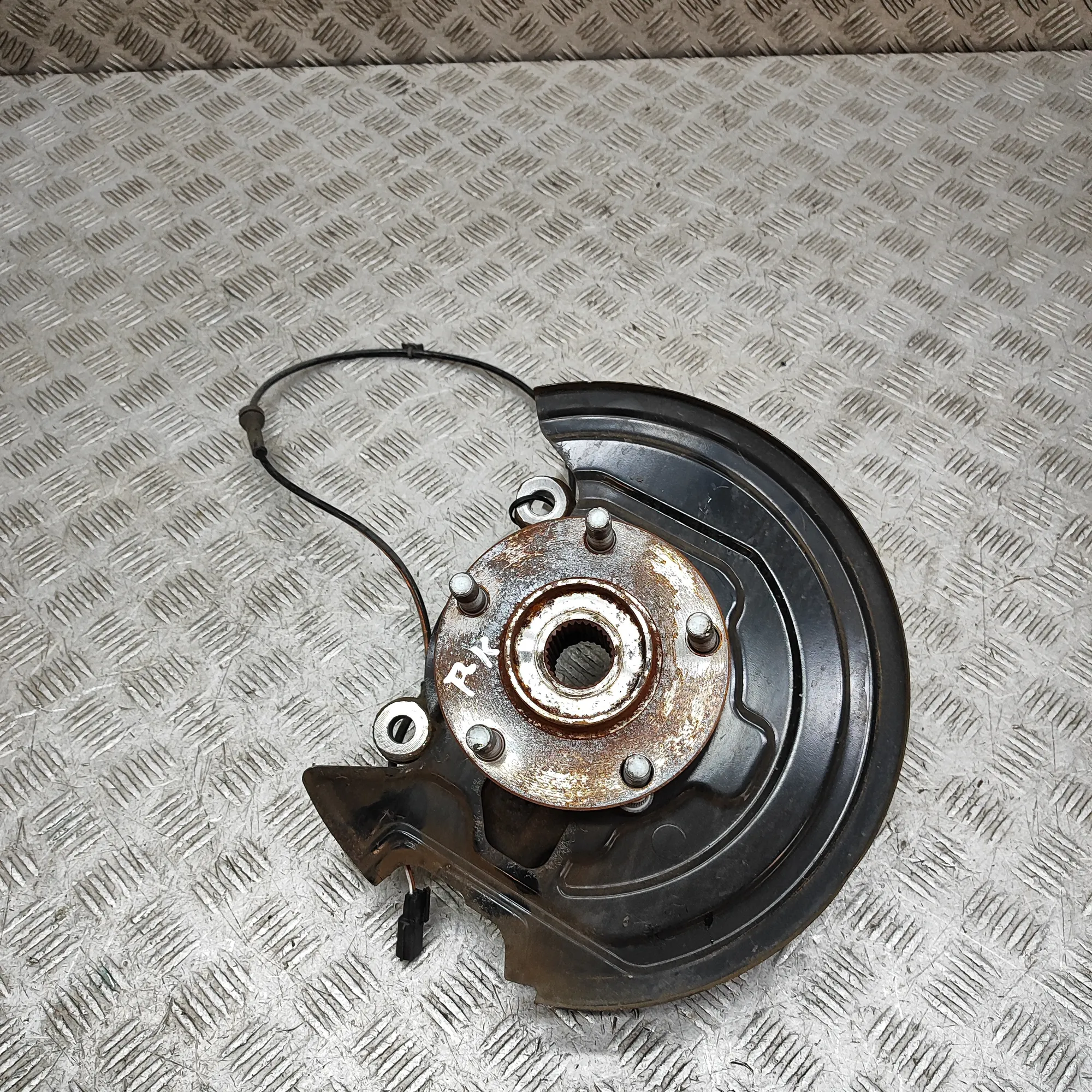 NISSAN LEAF ZE1 MK2 Front Left Wheel Hub 40015-1KK0A Electricity 160kw 2021