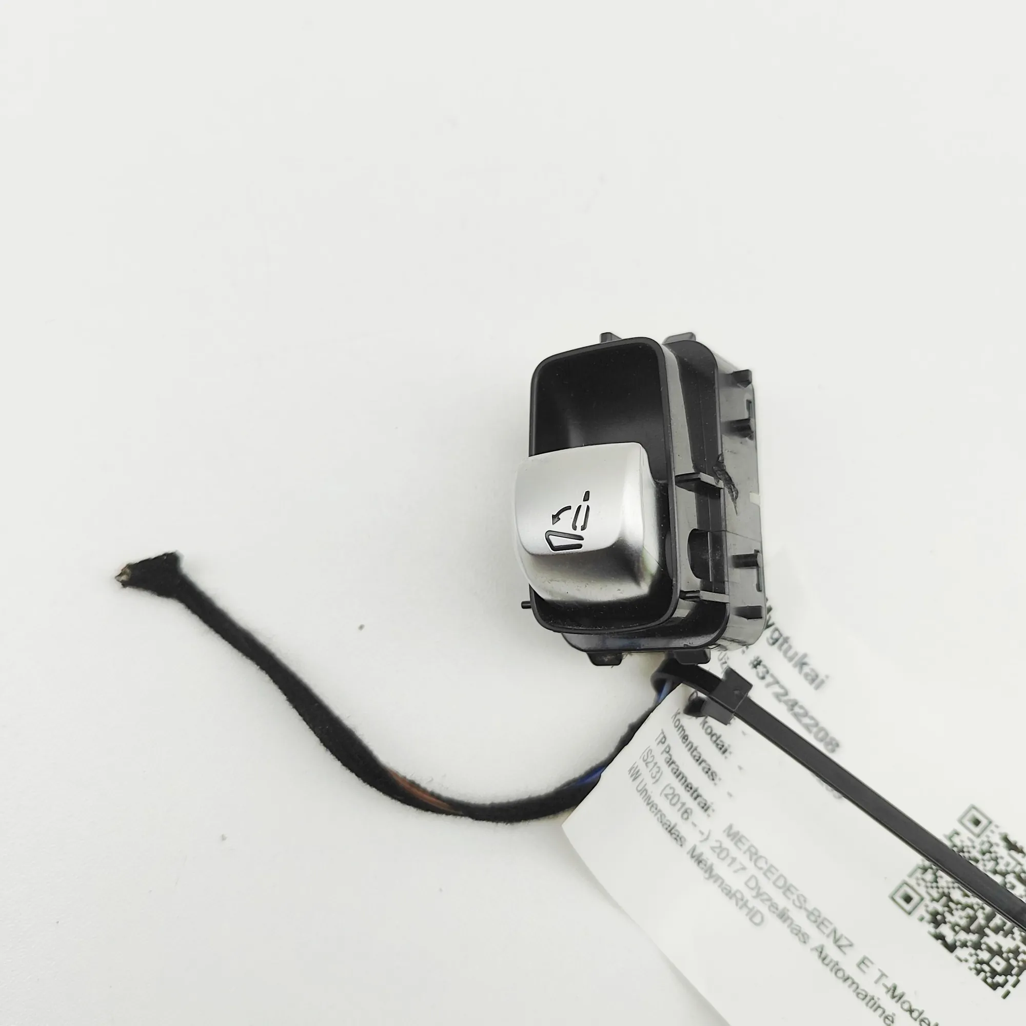 MERCEDES-BENZ E T-Model S213 Rear Seat Fold Switch A2139056506 2017 37242208