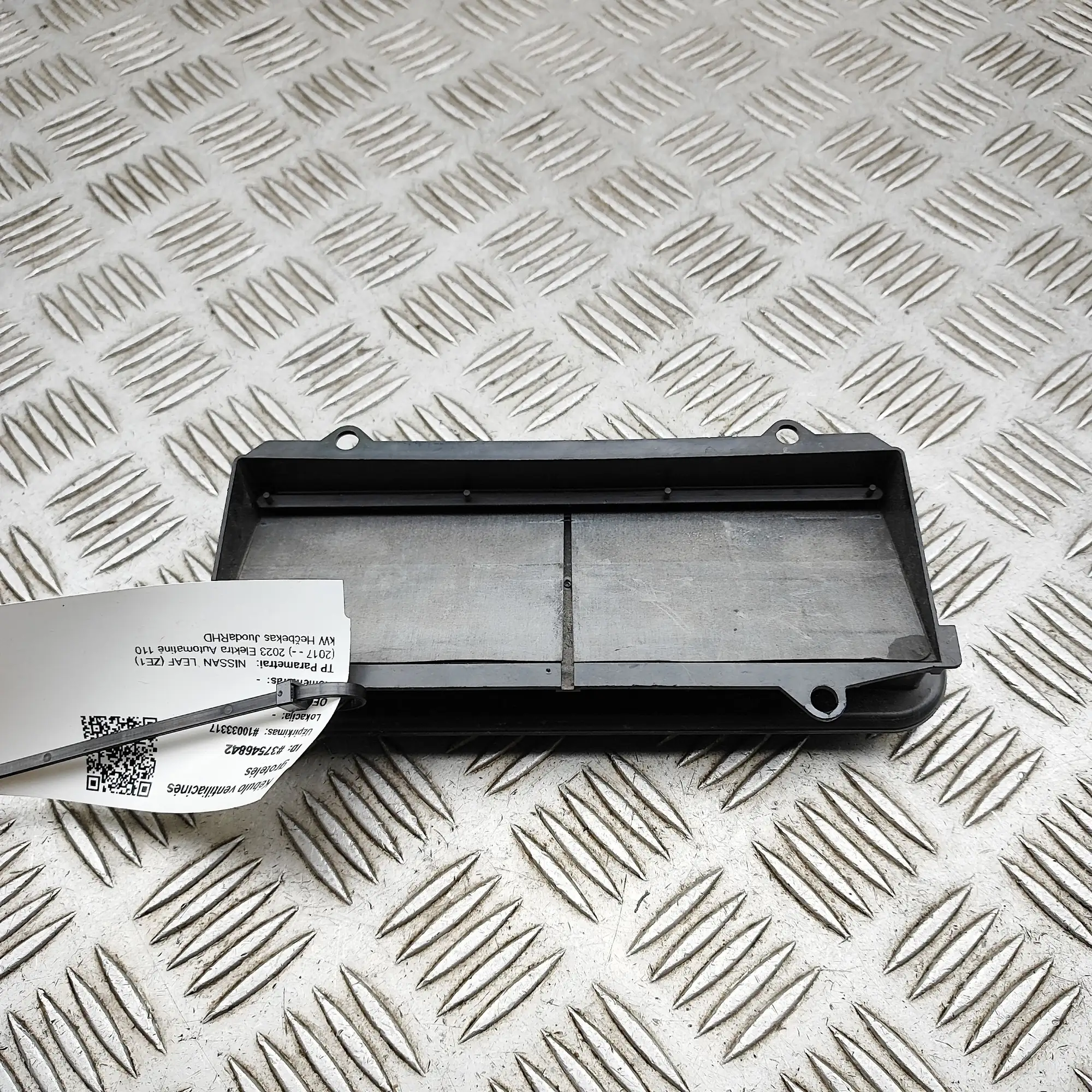 NISSAN LEAF ZE1 MK2 Rear Body Ventilation Grille 77008-AX60B Electricity 160kw