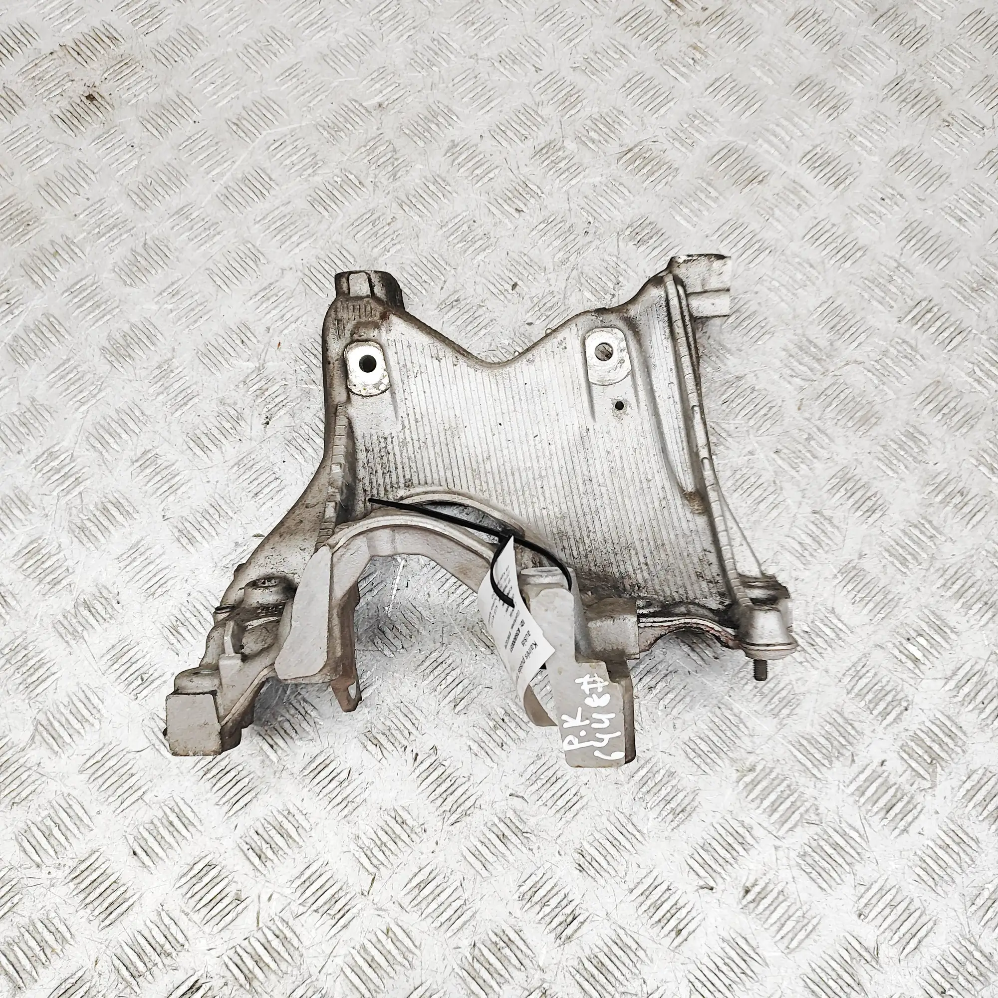 AUDI A5 F5 Left Side Subframe Bracket 8W0399295E 2.0 Diesel 140kw 2016 36800051