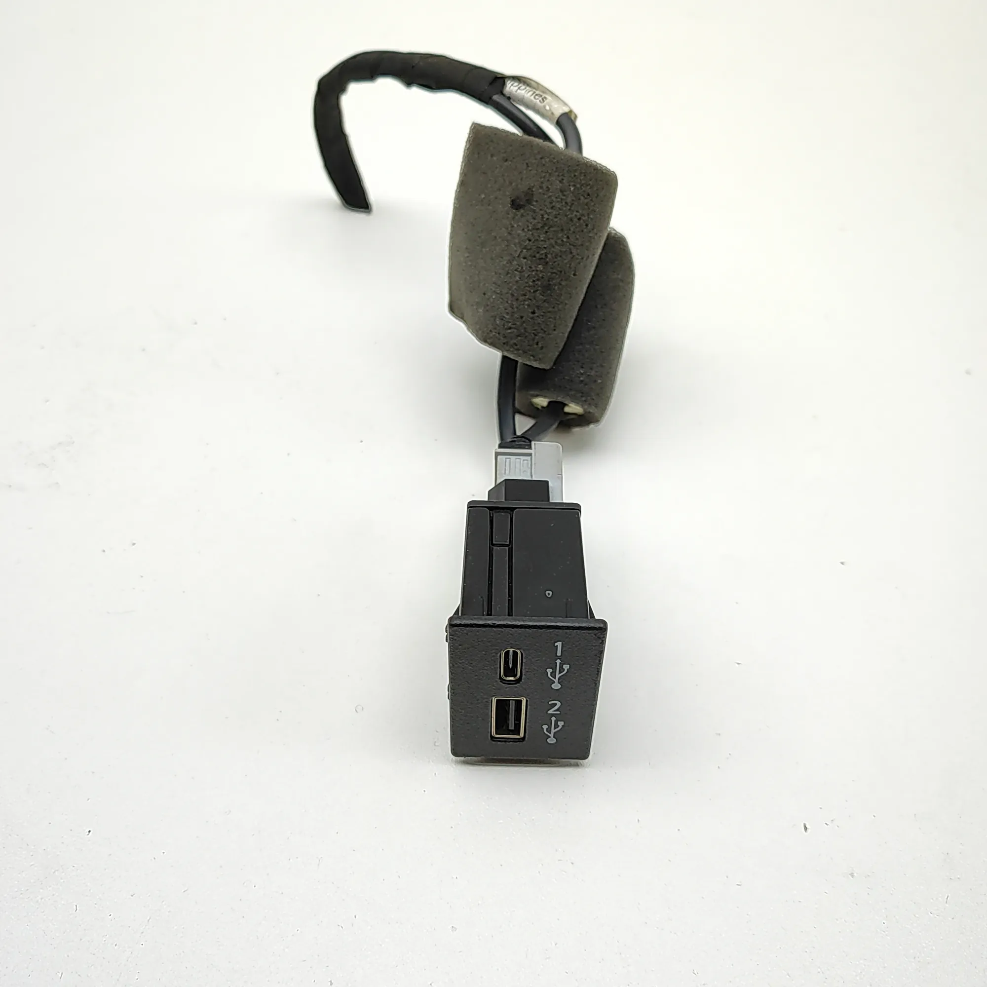 NISSAN LEAF ZE1 MK2 USB Port 28023-6WK0A Electricity 160kw 2021 37313313