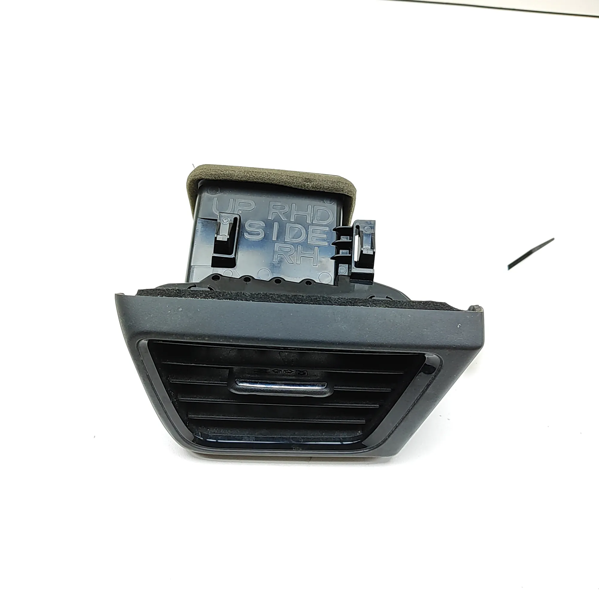 NISSAN LEAF ZE1 MK2 Right Dashboard Air Vent 68760-5SK0B RHD 2021 37351999