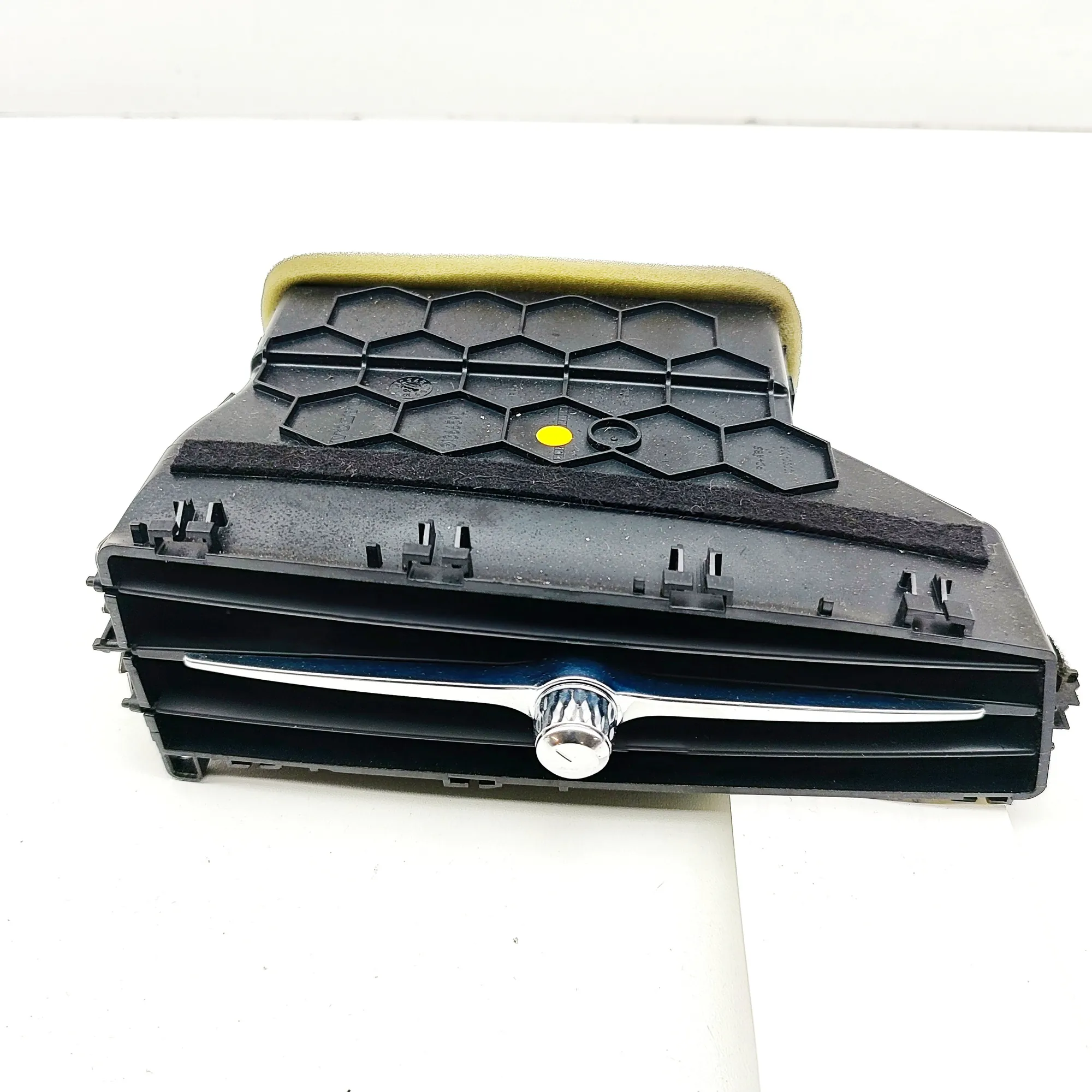 VOLVO S90 MK2 Center Left Dashboard Air Vent 31366590 RHD 2017 37530984