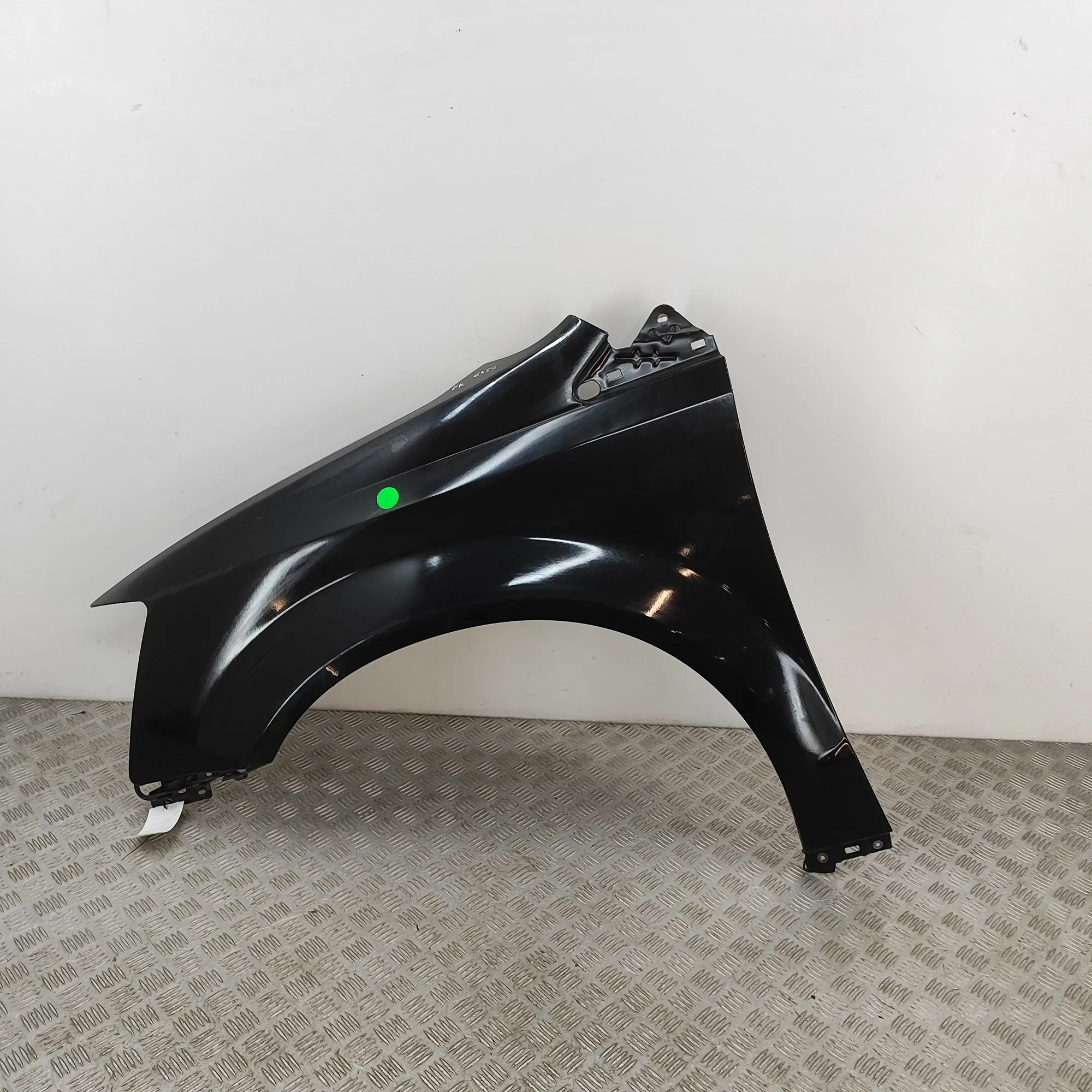 CHRYSLER GRAND VOYAGER MK5 RT Front Left Fender 68029129AB 2.8 Diesel 132kw 2014