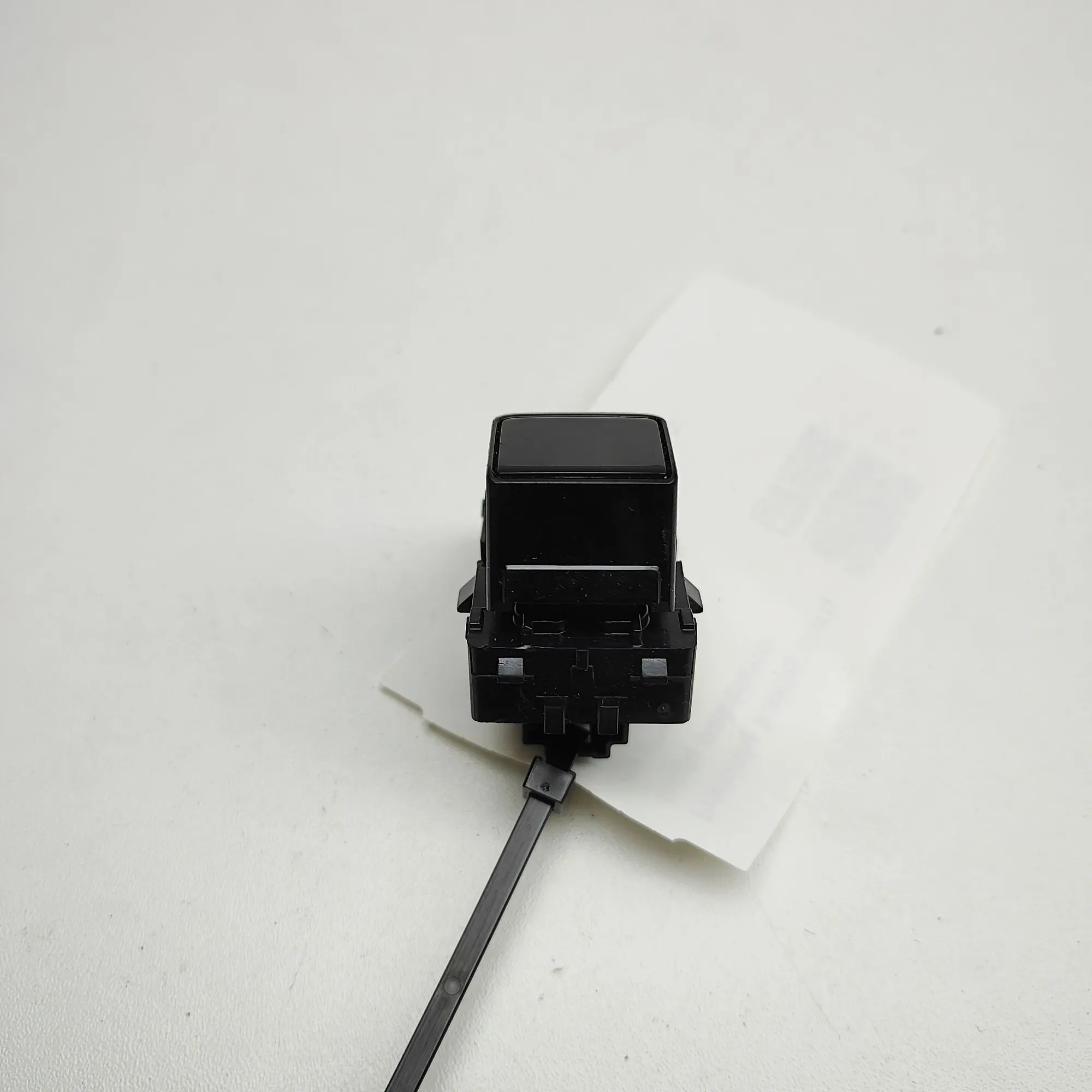 NISSAN ARIYA FE0 Front Left Door Window Switch 25411-5MP0A RHD 2025 37501316