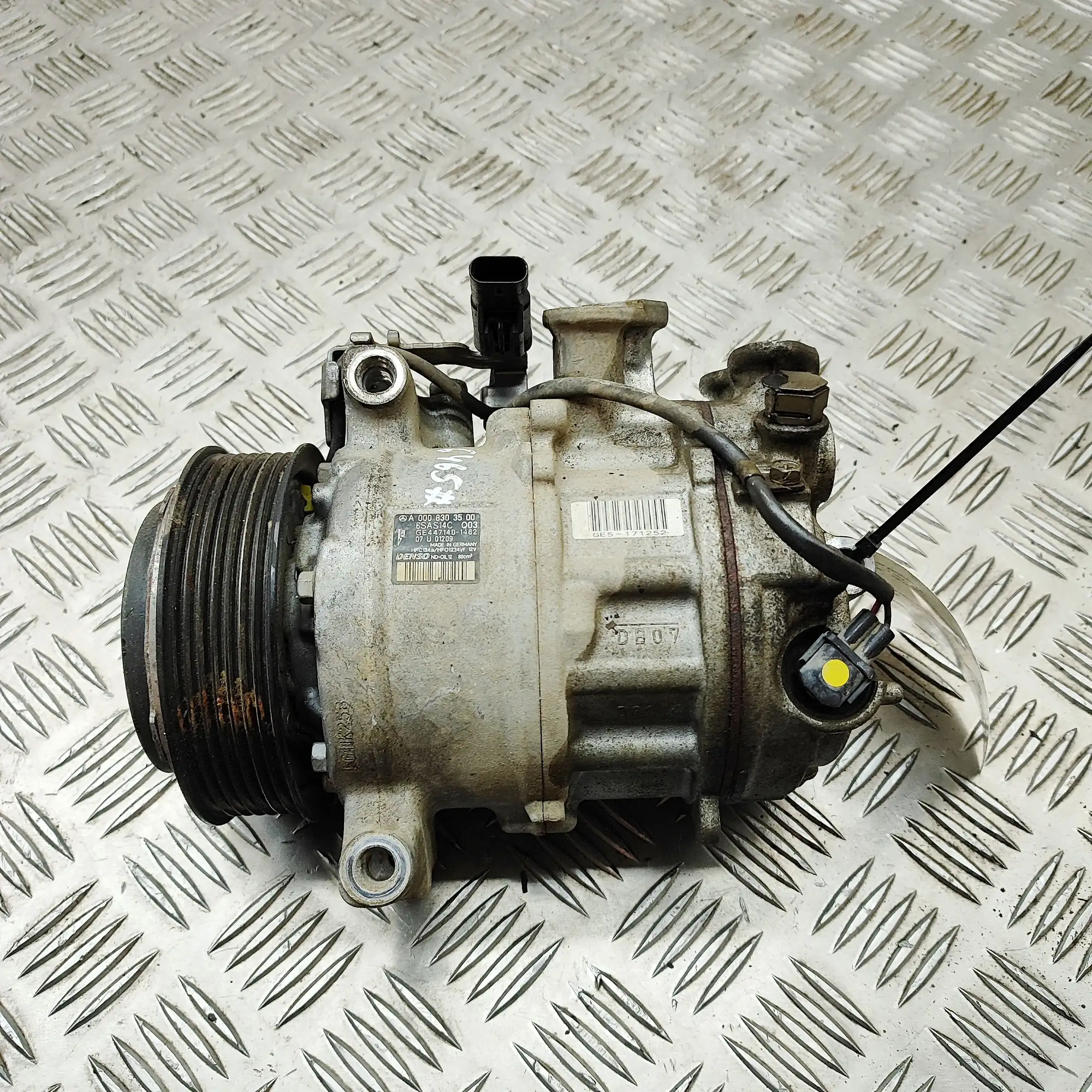 MERCEDES-BENZ E T-Model S213 Air Condition A/C Pump A0008303500 36957326