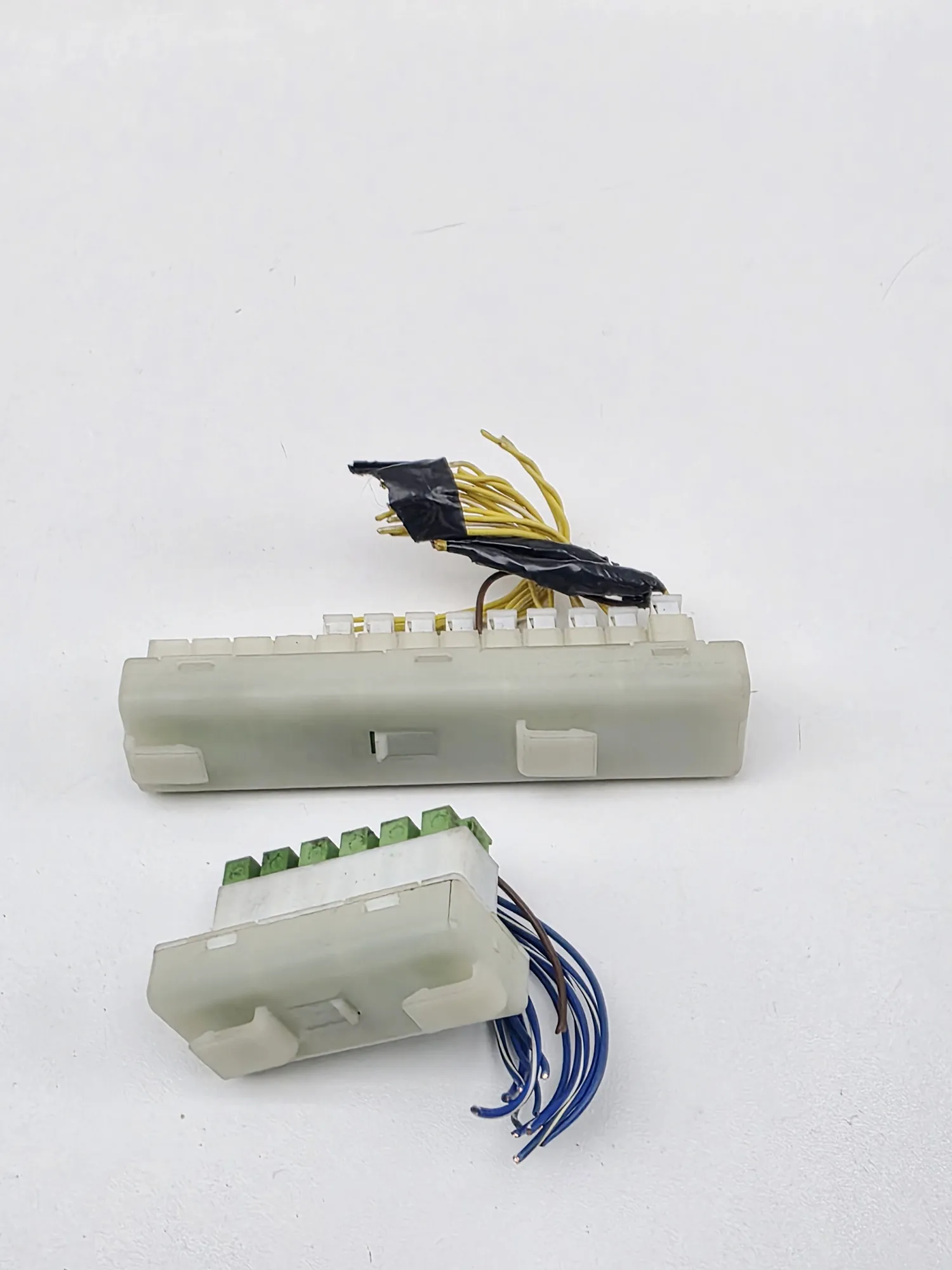 MERCEDES-BENZ S W222, V222, X222 Power Distribution Unit A0009820212 36899503
