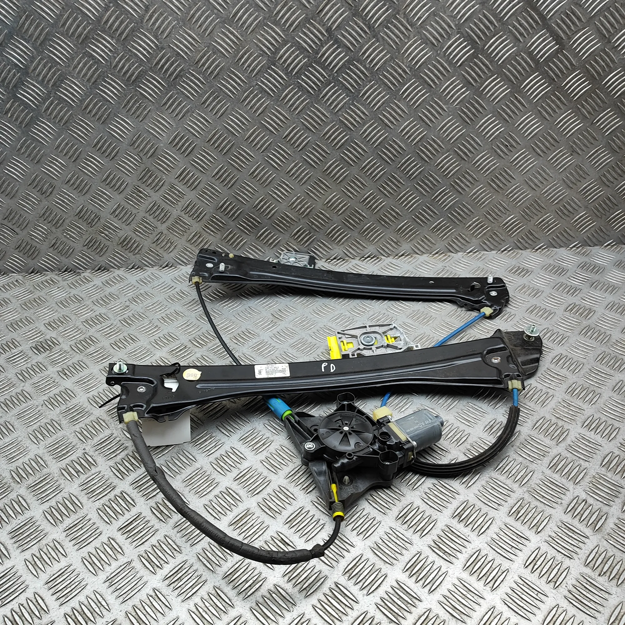 AUDI A5 F5 Front Right Door Window Regulator 8W6837462A 2.0 Diesel 37000632