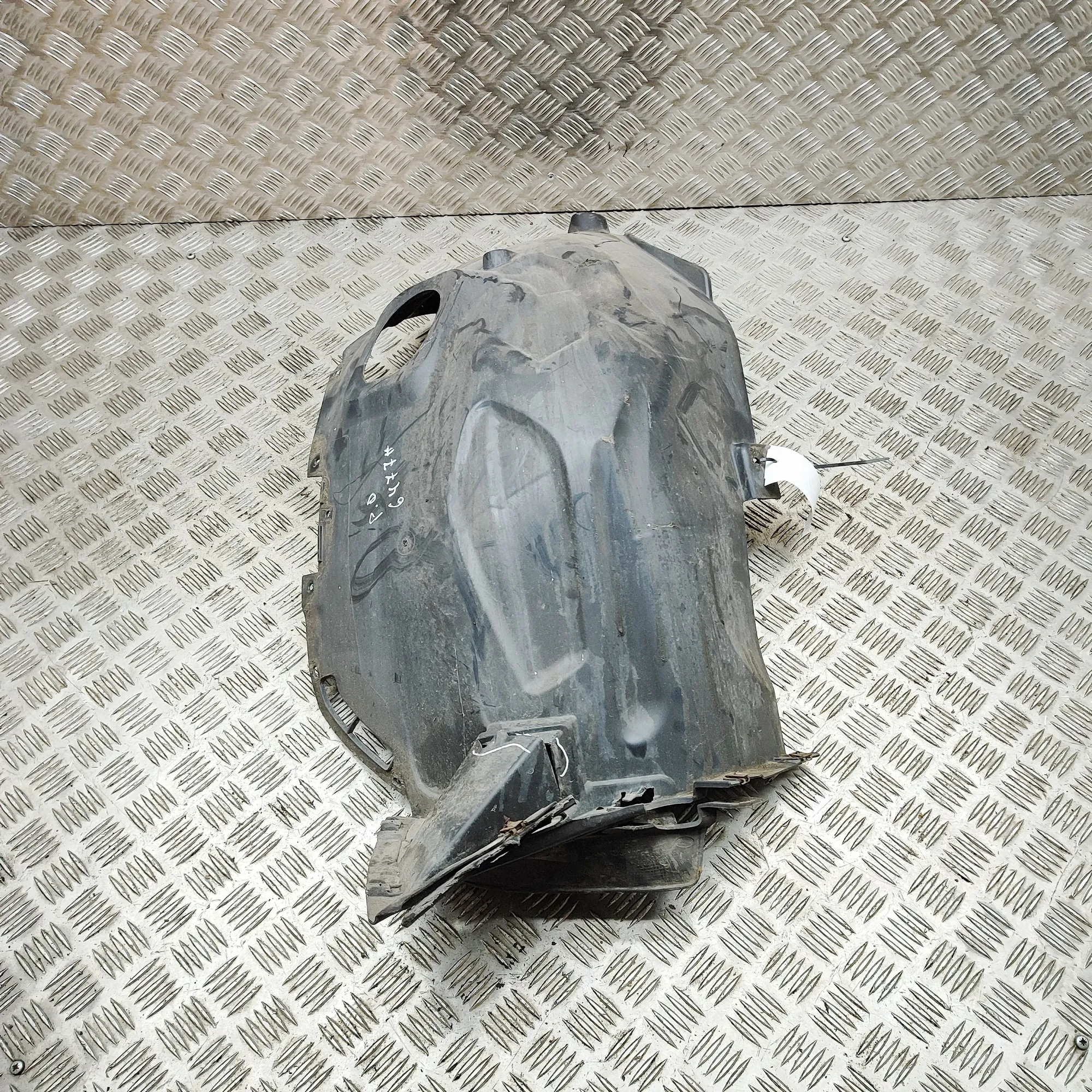 SKODA KAROQ NU7 Front Right Arch Liner Front Part 57A854816 1.5 Petrol 110kW