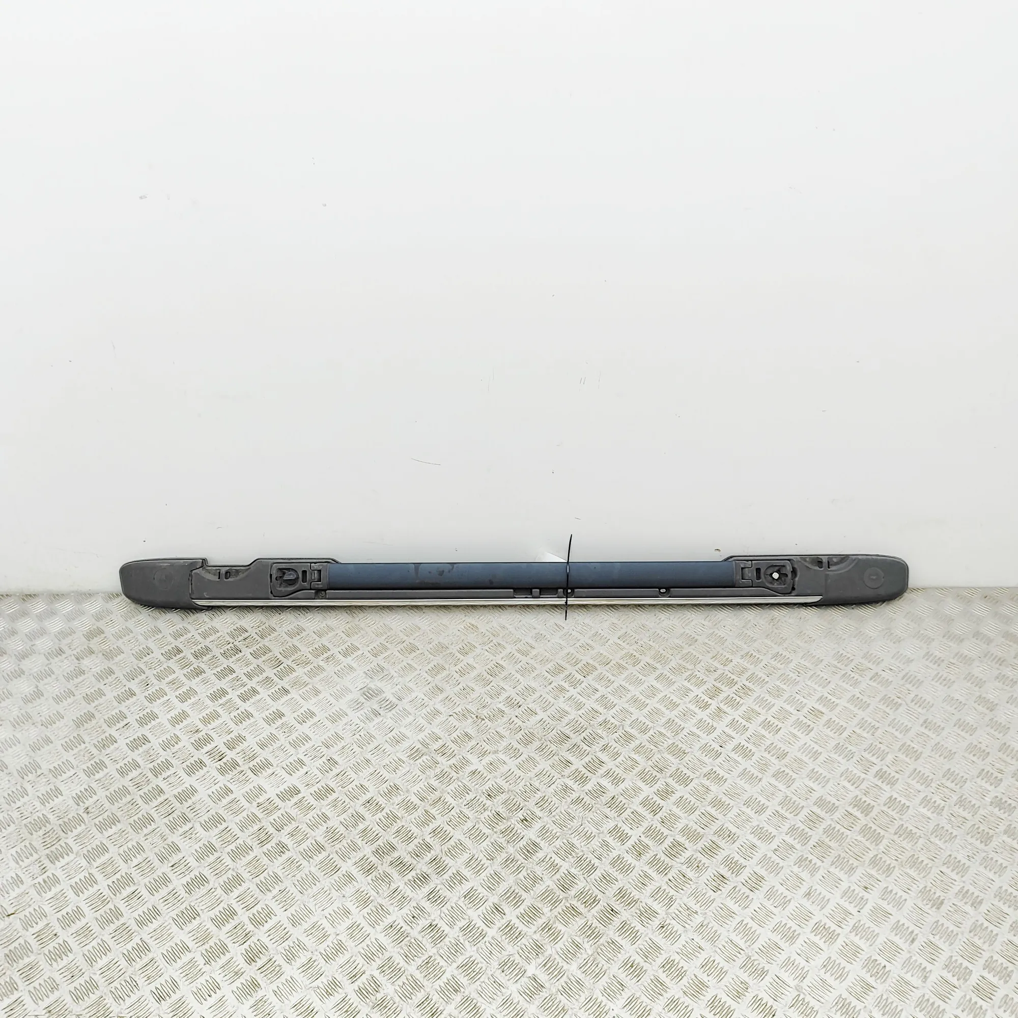 CHRYSLER GRAND VOYAGER MK5 RT Left Side Roof Rail 68078093AA 2.8 Diesel 132kW