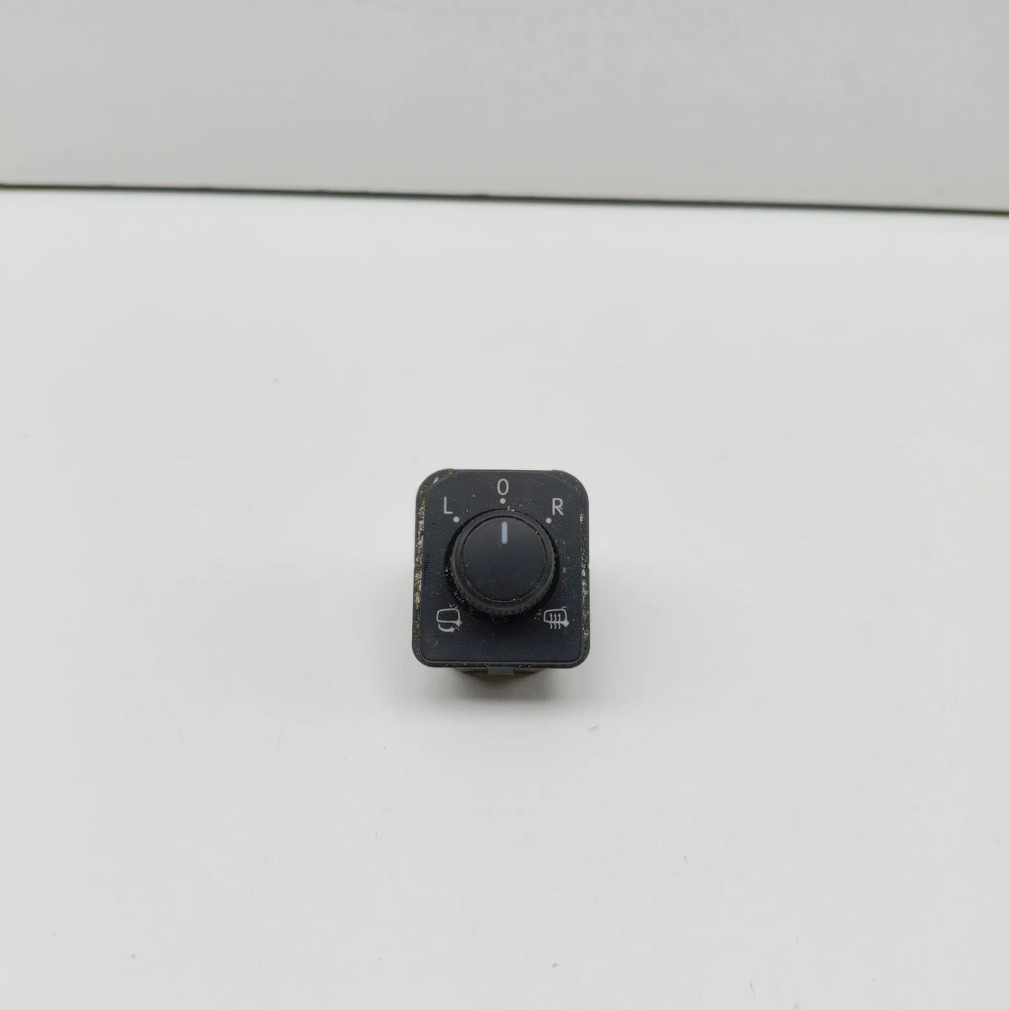 SKODA KAROQ NU7 Mirror Adjustment Switch 565959565A 1.5 Petrol 110kw 2020