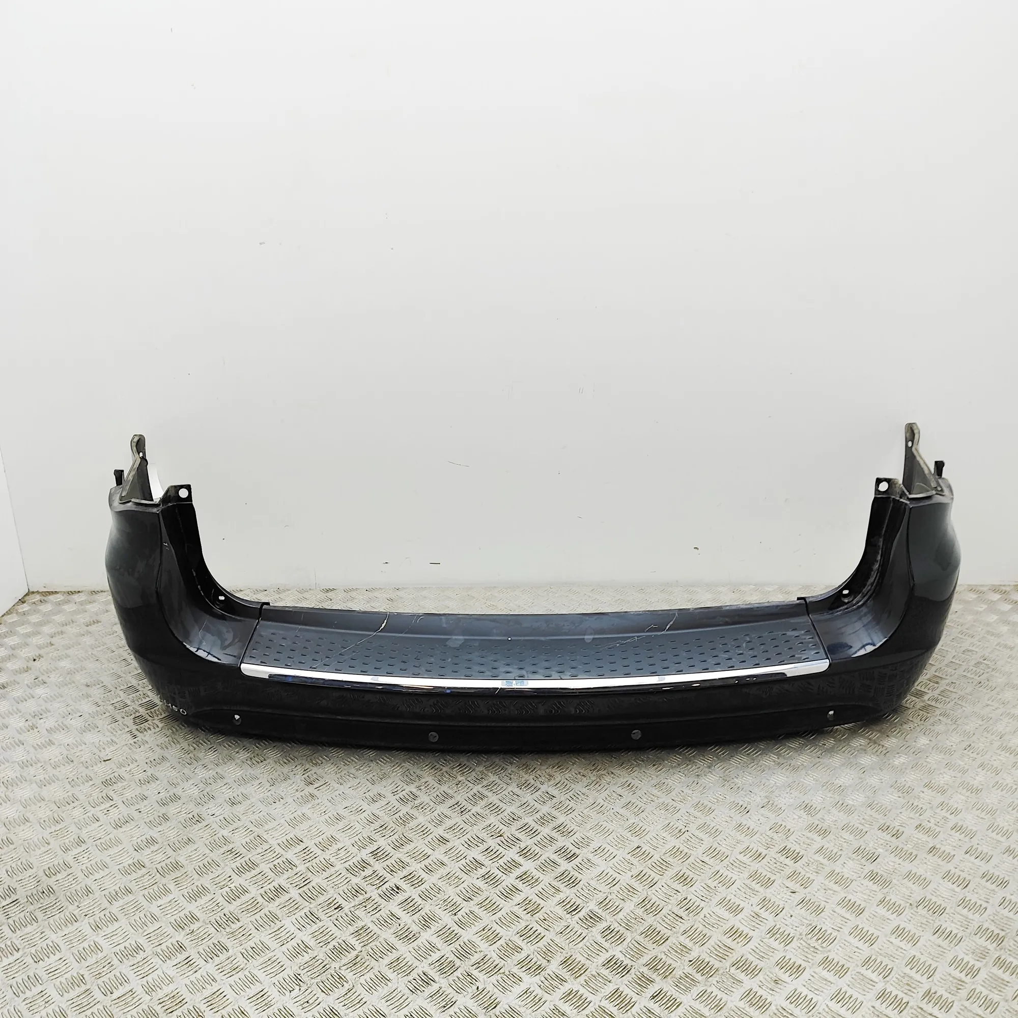 CHRYSLER GRAND VOYAGER MK5 RT Rear Bumper 68125727AA 2.8 Diesel 132kw 2014