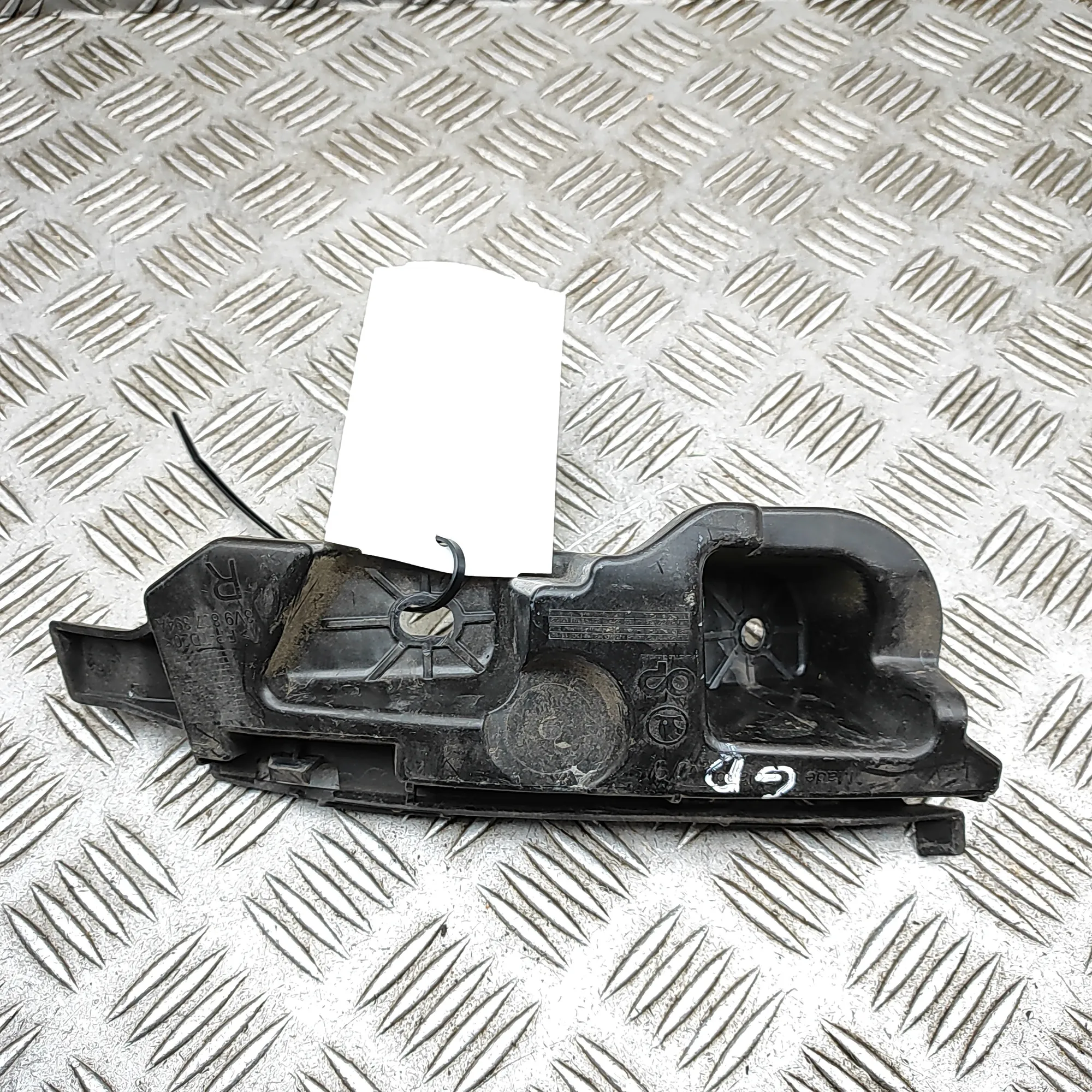 SKODA SUPERB MK3 Estate 3V Rear Right Bumper Bracket 3V9807394A 2021 37496317