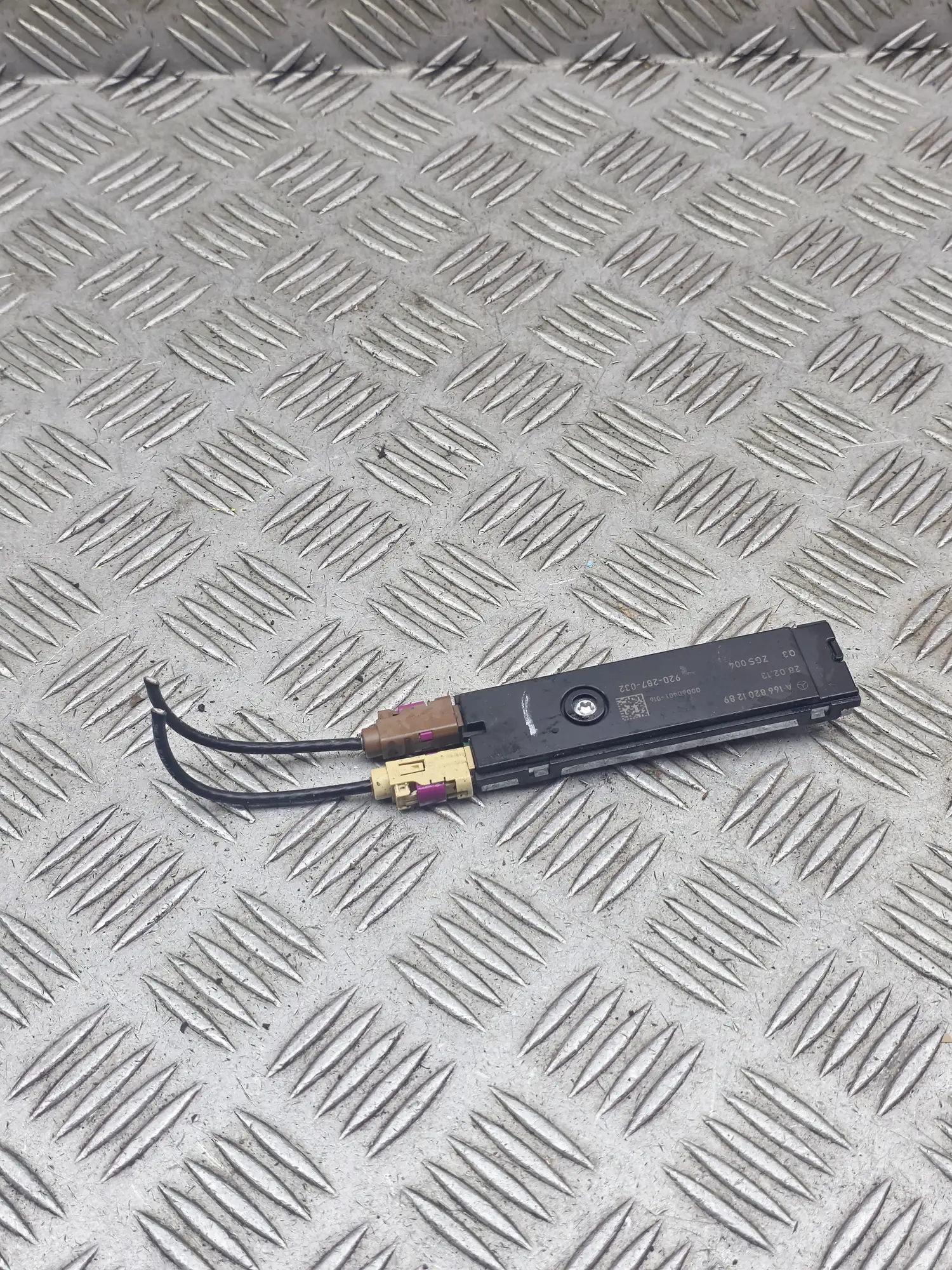 MERCEDES-BENZ S W222, V222, X222 Antenna Amplifier A1668201289 36899795