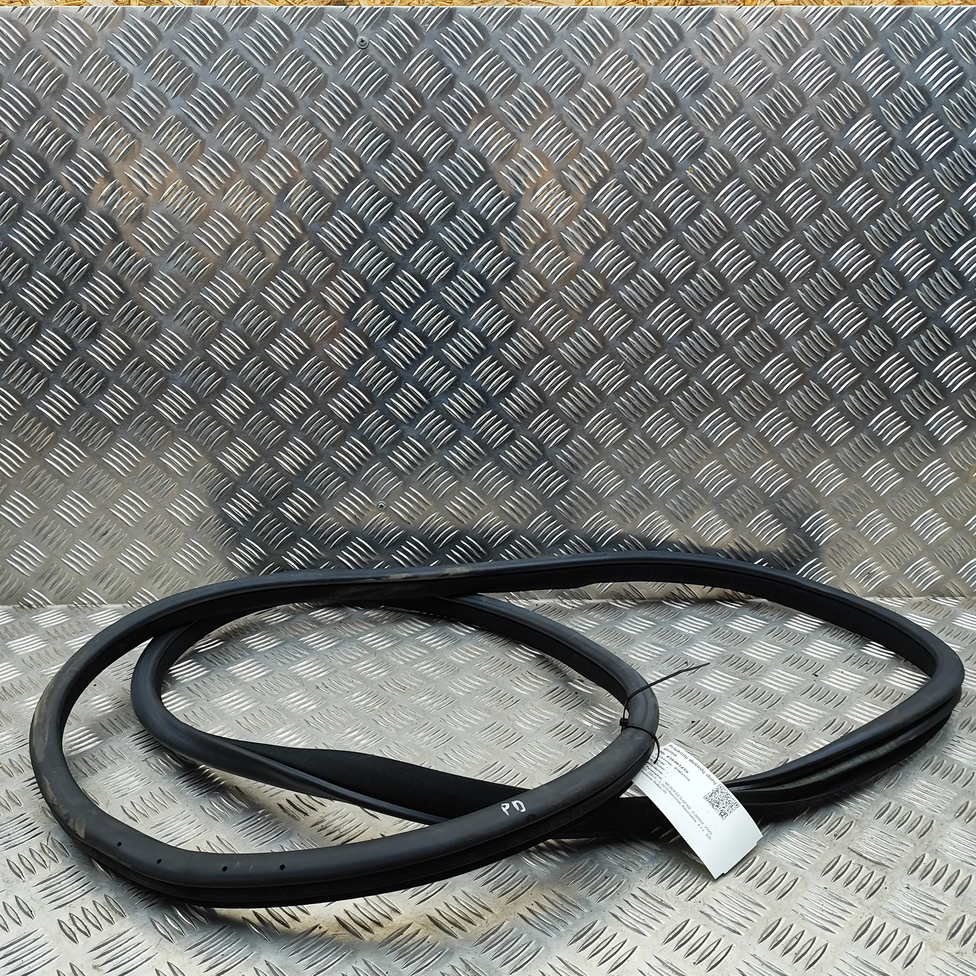 MERCEDES-BENZ S W222 Front Right Door Seal Rubber A2226970151 36901219
