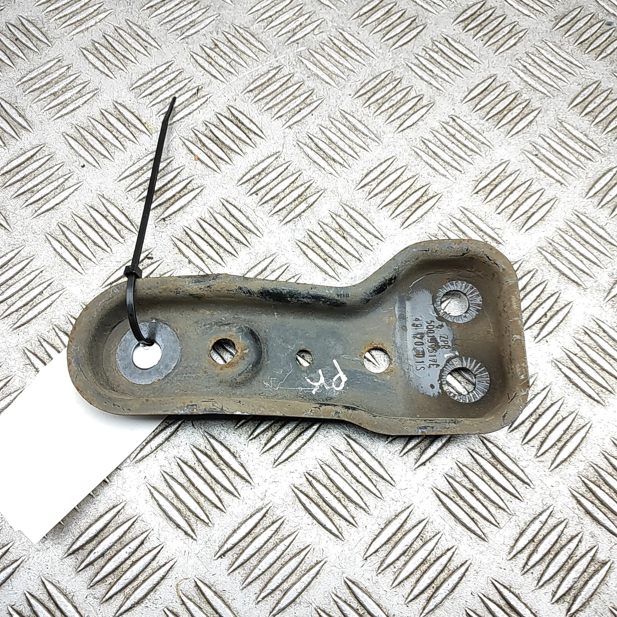 SKODA SUPERB MK3 Estate 3V Left Side Subframe Bracket 5Q0199517E 2021 37497043